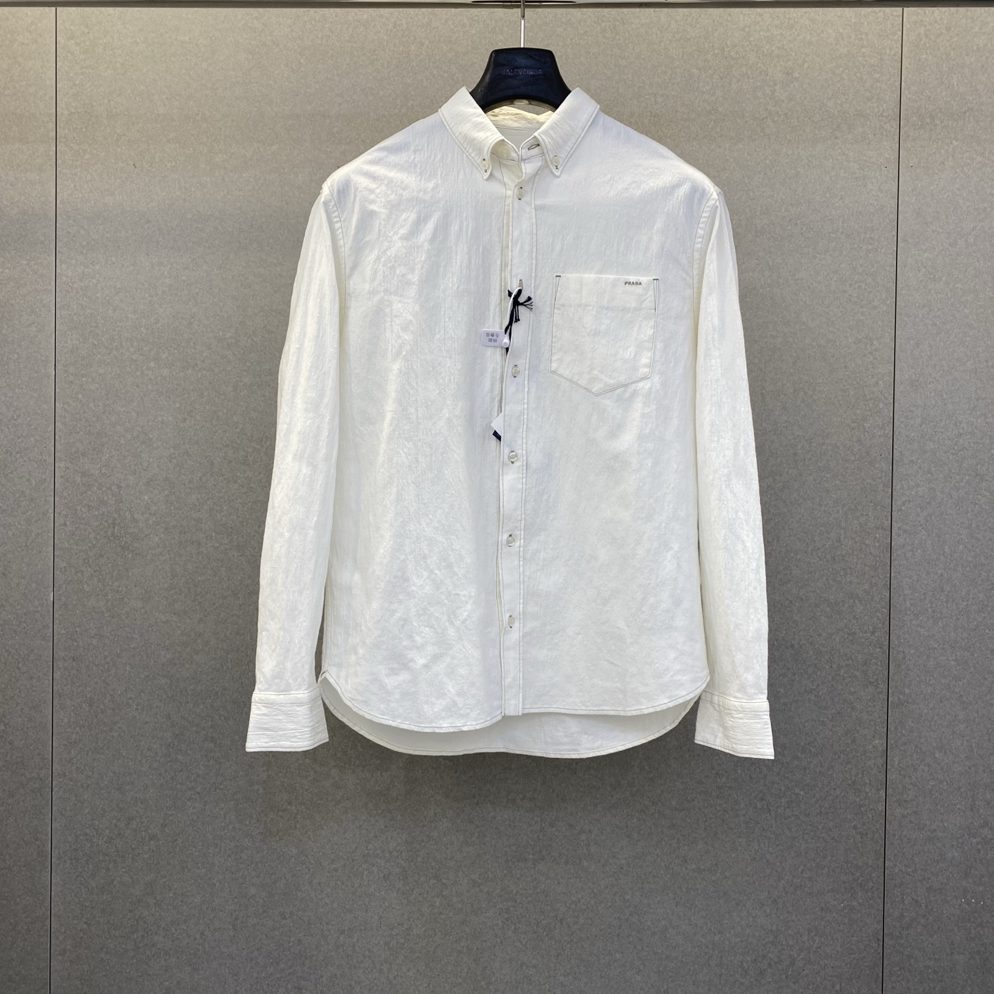 NO:857964,PRADA 26 new spring and summer letter pocket high-density cotton long-sleeved shirt code number 39.40.41.42, Prada-clothing, prada, prada, shirts,19860909PRADA 26春夏新款字母口袋高密全棉长袖衬衫码数39.40.41.42,普拉达-服装,prada,prada,shirts,,Women's clothing