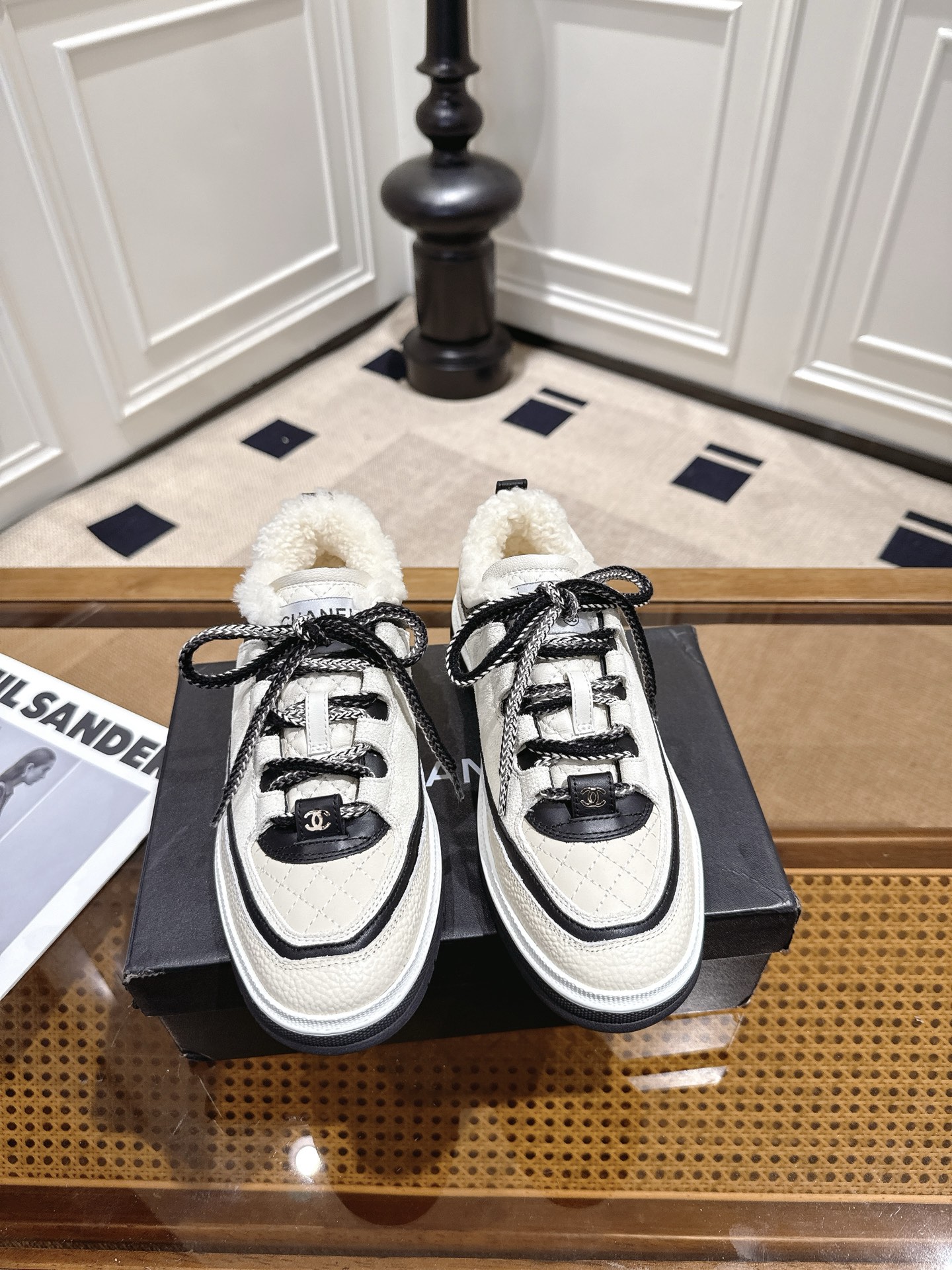 Los nuevos zapatos deportivos y casuales peludos de Chan Xiaoxiang C son zapatos blancos versátiles. No puedes equivoca…