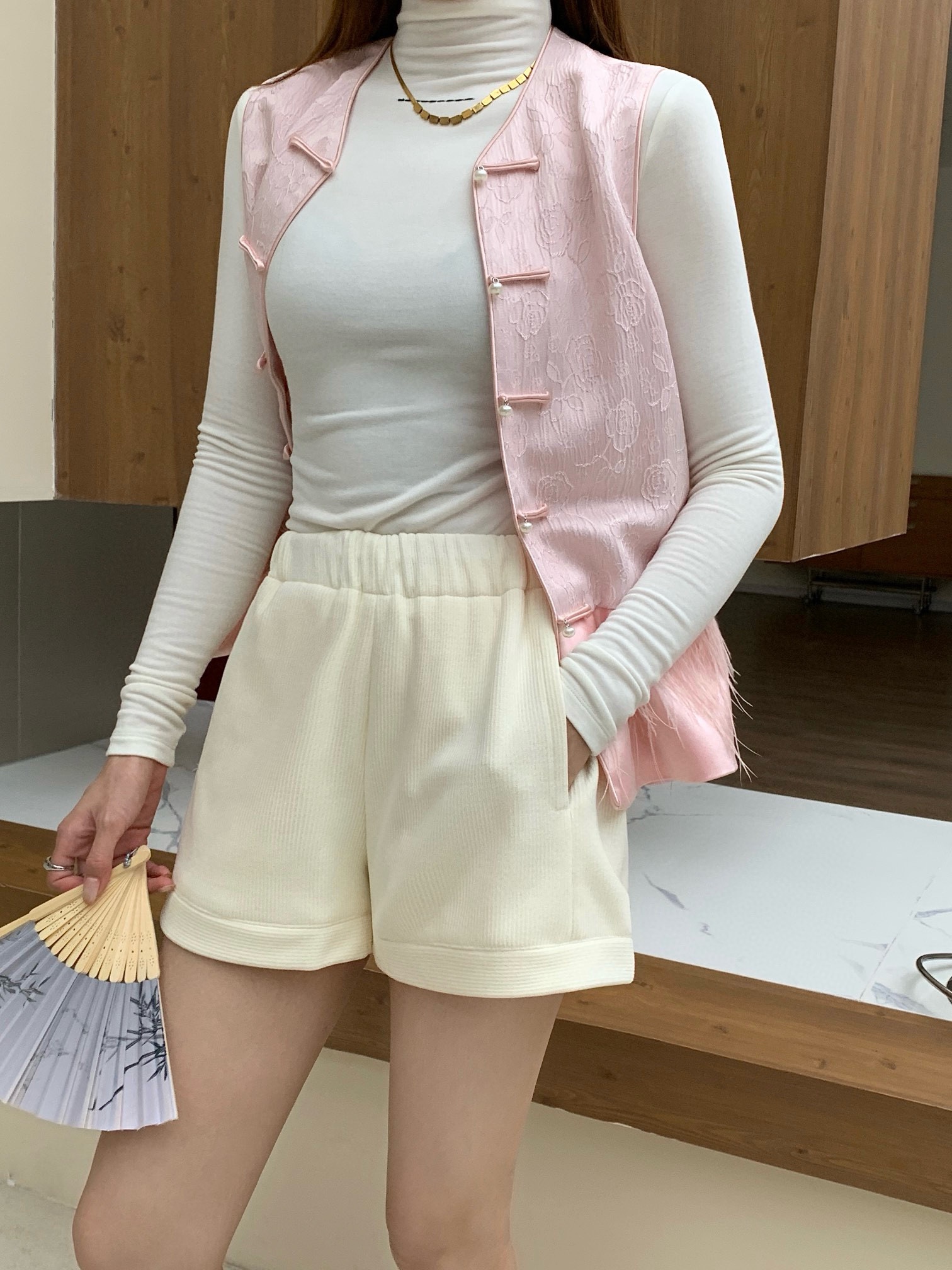 YSL Winter Suit with High-End Quality and Unique Design Features - 图片 2