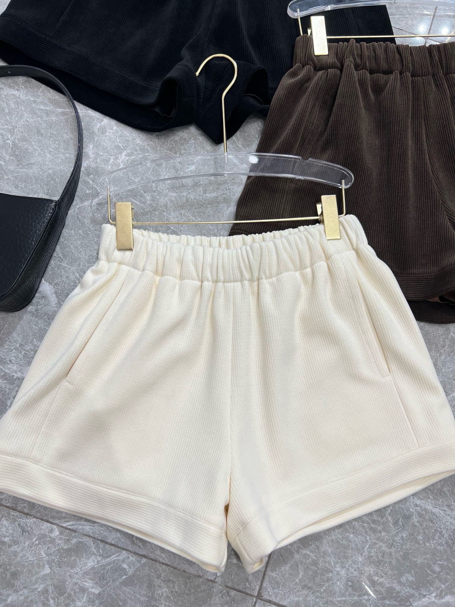 YSL Winter Suit Featuring High-End Quality and Schinel Fabric with Rib Detail - 图片 2