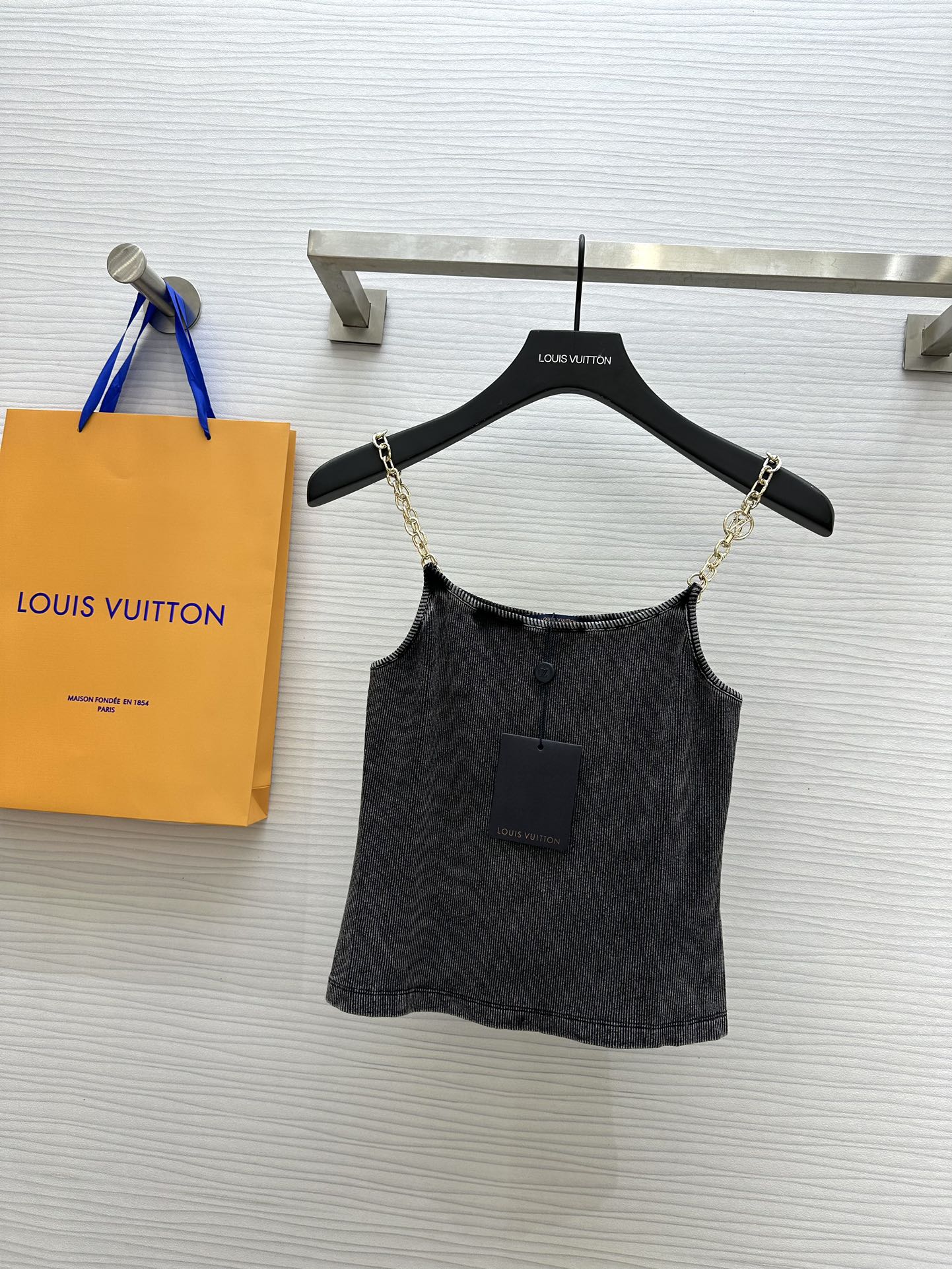 Acheter des répliques
 Louis Vuitton Vêtements Chemises & Chemisiers Gris La chaîne