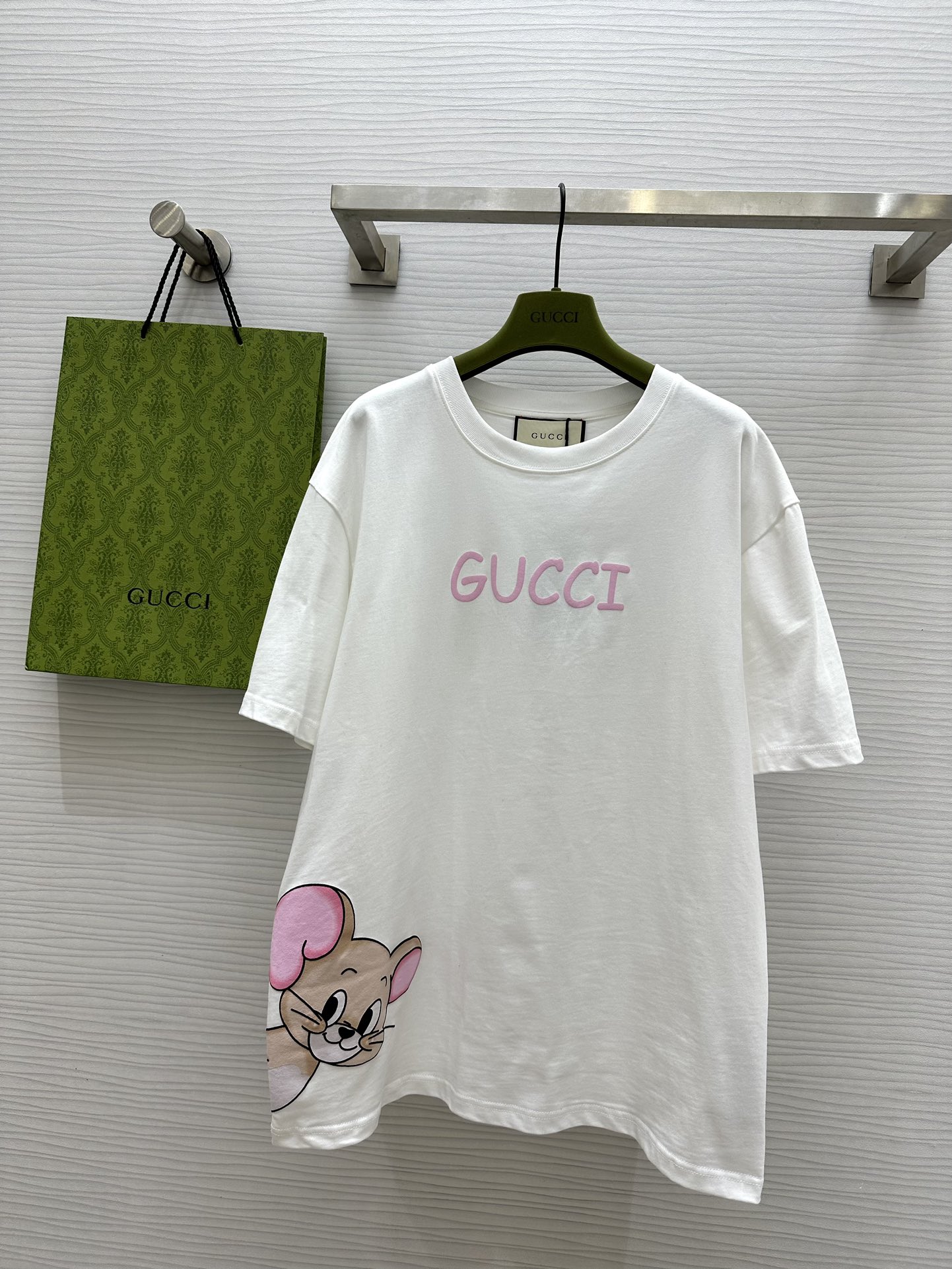Luksusowa replika 7 -gwiazdkowa
 Gucci Odzież T-Shirt