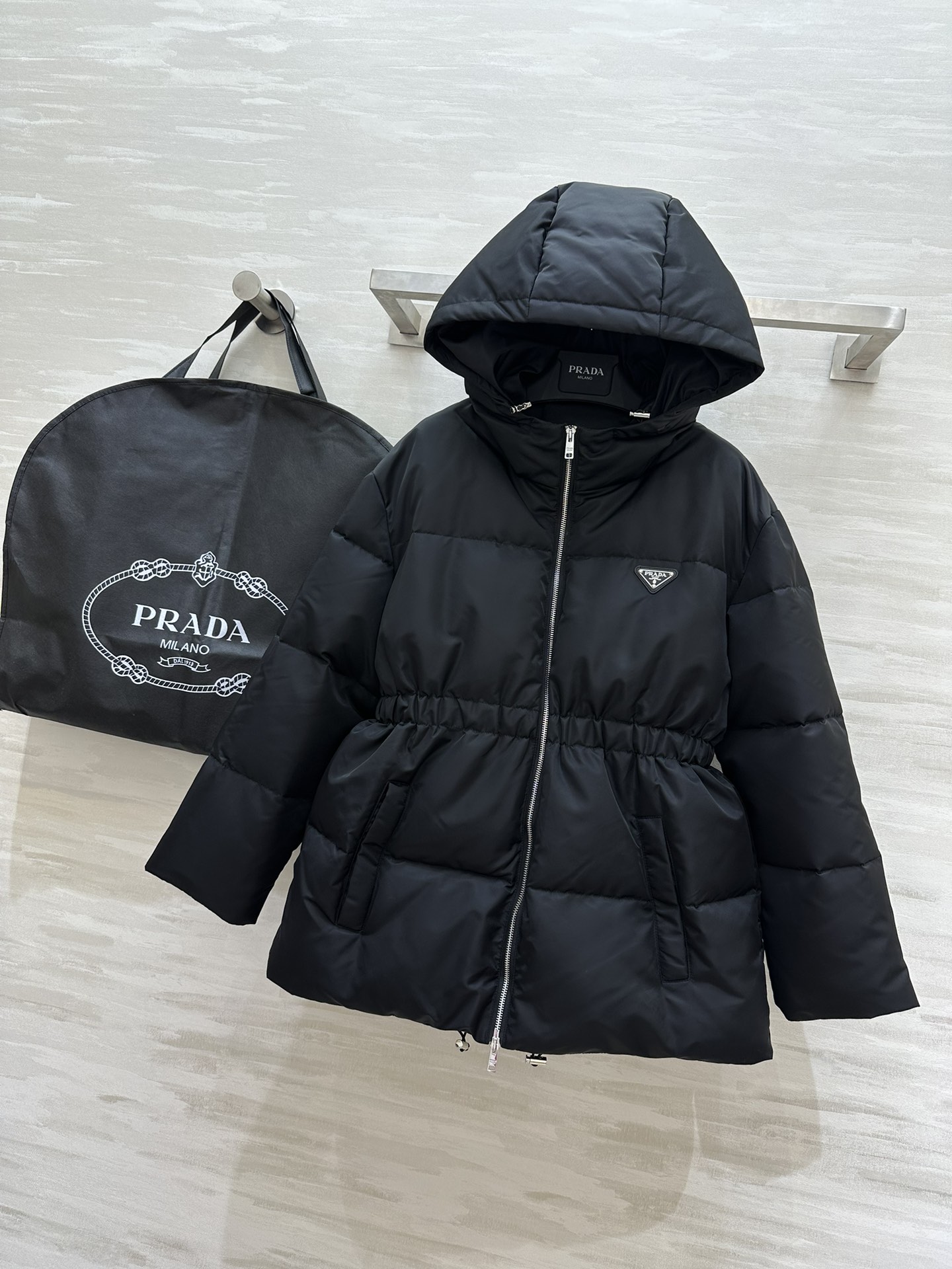 Prada Abbigliamento Piumino Bianco Nylon Anatra bianca giù Collezione Autunno/Inverno Top con cappuccio