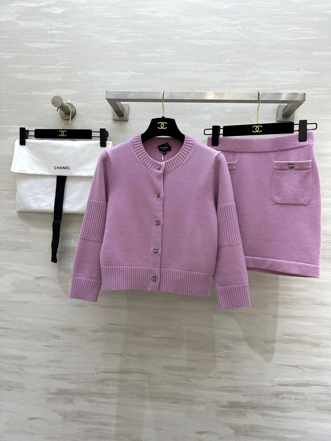 NO:308248,P cardigan skirt) #Chane big hit style schoolbag button cashmere cardigan/school bag button skirt YB development high quality customization spot first release size36/38, chanel, skirts, alexander wang19860909p开衫半裙）#Chane大爆款 书包扣羊绒开衫/书包扣半裙 YB开发 高品质定制 现货首发size36/38,,chanel,skirts,alexander wang,Women's clothing