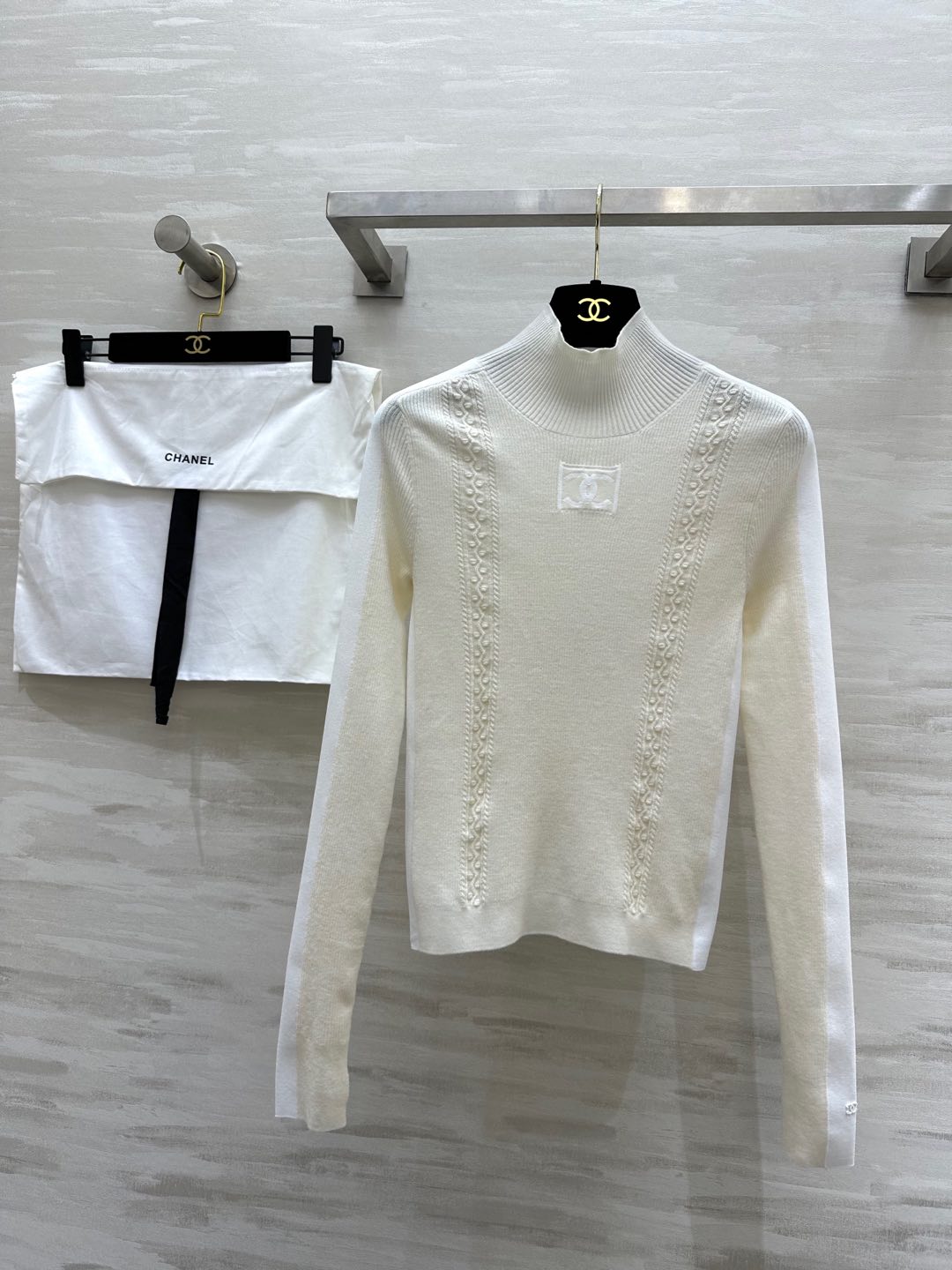 NO:294808,#ChaneN ski series Double C letter long sleeve turtleneck base Original development Customized yarn Quality Spot first-time size36/38/40, chanel,alexander wang19860909#ChaneN 滑雪系列 双C 字母长袖高领打底 原版开发 对版定制纱线 品质 现货首发size36/38/40,,chanel,alexander wang,Women's clothing