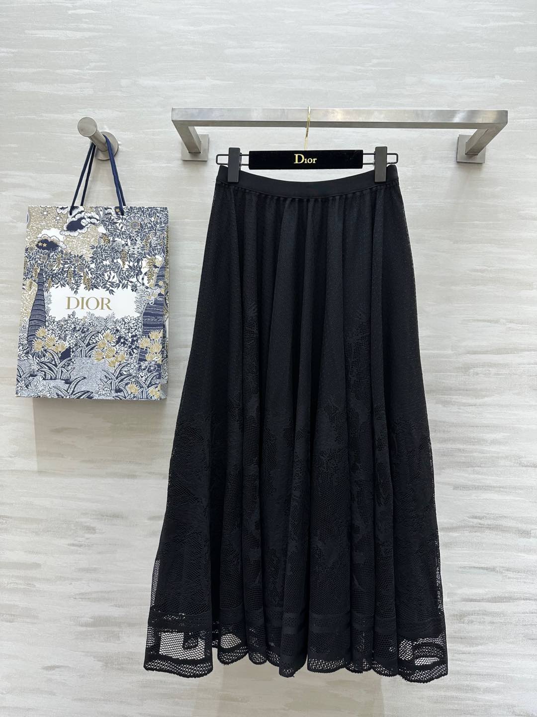 NO:294735,#DIO early spring new style, vacation series lace skirt, elegant and elegant, custom lace fabric exquisite and high-end three-dimensional tailoring style, upper body, elegant and noble, high-quality customization, spot first-time size36/38/40 (36 size elastic waist circumference 62, skirt length 85),,dior, skirts,alexander wang19860909#DIO早春新款 度假系列蕾丝半裙 优雅大方 定制蕾丝面料精致高级 立体剪裁版型上身名媛优雅高贵 高品质定制 现货首发size36/38/40（36码弹力腰围62,裙长85）,,dior,skirts,alexander wang,Women's clothing