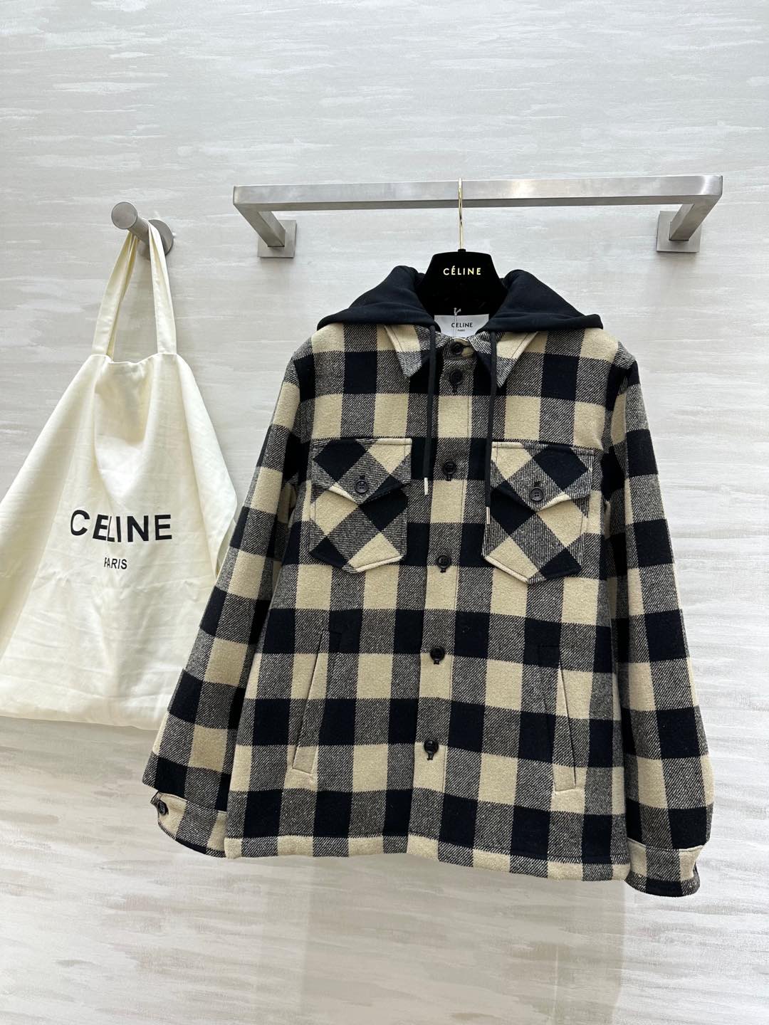 NO:294756,#Celin's latest men and women's styles, wool checked cotton jacket, inner cotton jacket, hooded design, casual and fashionable, outer wool checked fabric, high quality, spot first-time sizeS/M/L (size s-shoulder width 43, bust 104, 66, celine, jackets & coats,hats,alexander wang19860909#Celin最新男女同款 羊毛格纹夹棉外套 内里夹棉 连帽设计休闲时髦 外层羊毛格纹面料 高品质 现货首发sizeS/M/L（s码肩宽43,胸围104,衣长66,,celine,jackets & coats,hats,alexander wang,Women's clothing