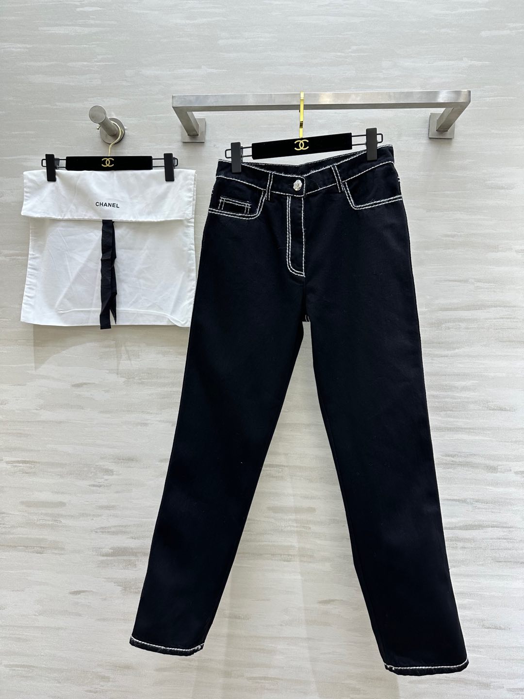 NO:295913,#Chane bristle stitching Double C logo denim pants Original development High quality customization Spot first-time size36/38/40, Chanel,alexander wang19860909#Chane毛边缝线 双C logo牛仔小脚裤 原版开发 高品质定制 现货首发size36/38/40,,chanel,alexander wang,Women's clothing