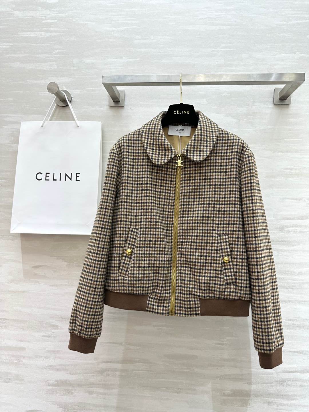 NO:297103,#Celin early spring new style British college style jacket Cotton wool mixed fabric Three-dimensional tailoring style Work spot first-time sizeS/M/L (size s shoulder width 43, bust 102, length 52), celine, jackets & coats, alexander wang19860909#Celin早春新款 英伦学院风外套 棉毛混搭面料 立体剪裁版型 工作 现货首发sizeS/M/L（s码肩宽43,胸围102,衣长52）,,celine,jackets & coats,alexander wang,Women's clothing