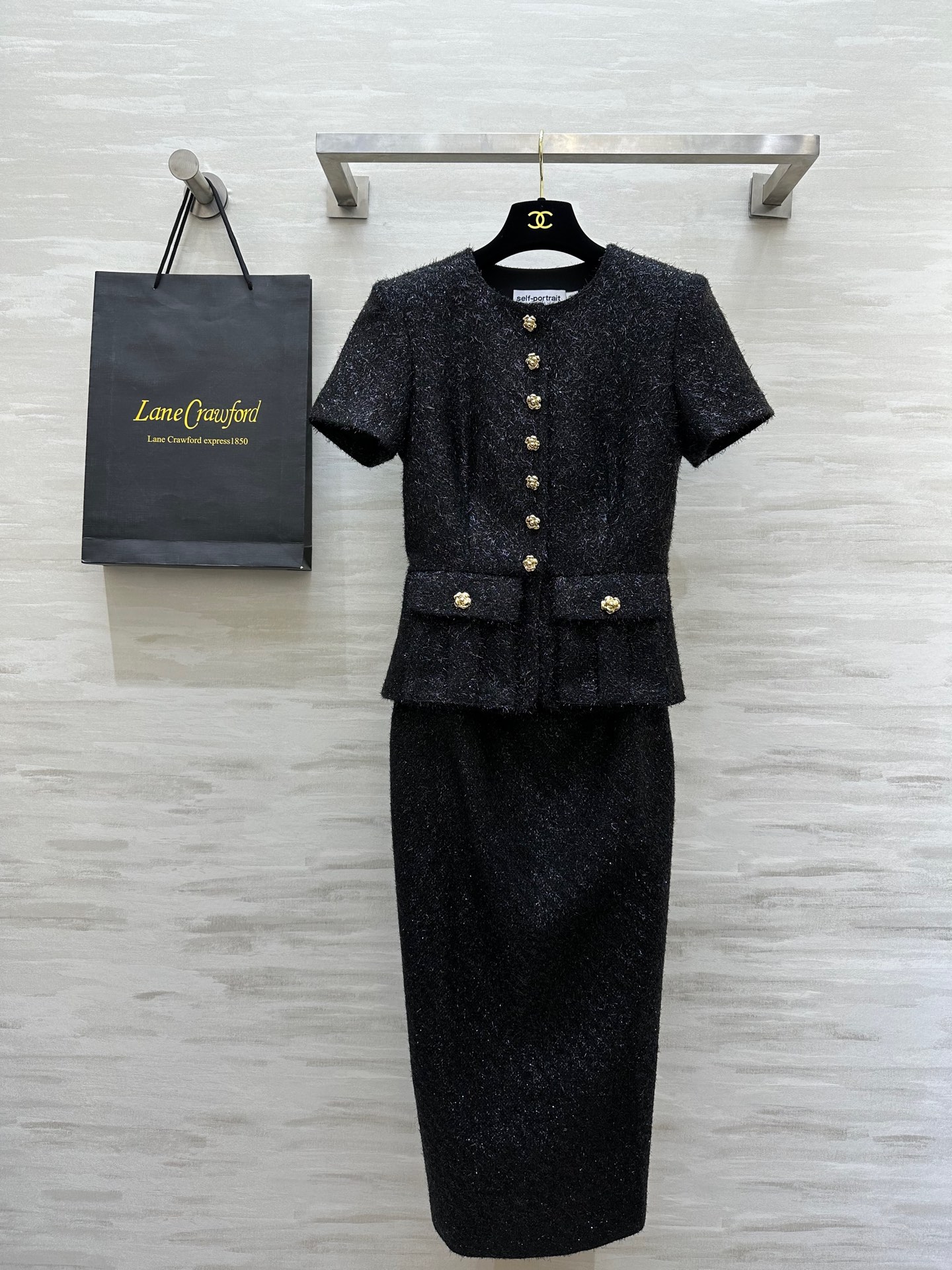 NO:297955,#SP early spring new style heavy industry short-sleeved dress celebrity elegant original development customized fabric mold opening button high quality spot first release sizeUK4/6/8/10/12/14 (6 size shoulder width 36, bust 82, waist 68, skirt length 121), skirts, T-shirt, alexander wang19860909#SP早春新款 重工短袖连衣裙 名媛优雅 原版开发定制面料 开模纽扣 高品质 现货首发sizeUK4/6/8/10/12/14（6码肩宽36,胸围82,腰围68,裙长121）,,skirts,T-shirt,alexander wang,Women's clothing