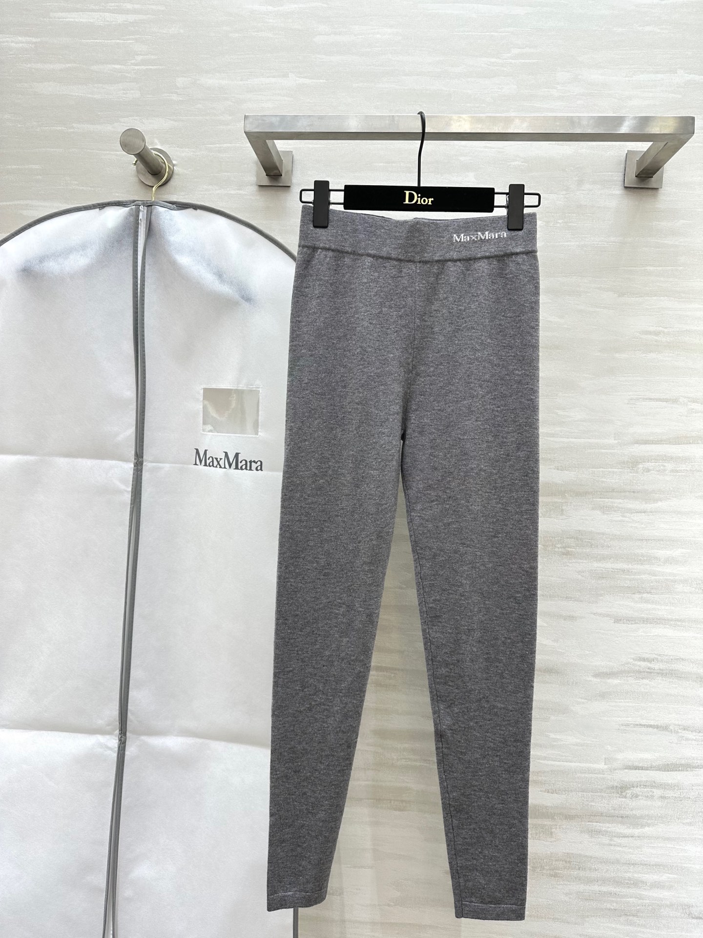 NO:297886,#Maxmar new logo embroidered wool leggings wool texture is warm and comfortable high quality spot first-time sizeS/M/L (size s elastic waist circumference 64, elastic hip circumference 72, pants length 93), alexander wang19860909#Maxmar新款 logo刺绣羊毛打底裤 羊毛质地保暖舒适 高品质 现货首发sizeS/M/L（s码弹力腰围64,弹力臀围72,裤长93）,,alexander wang,Women's clothing