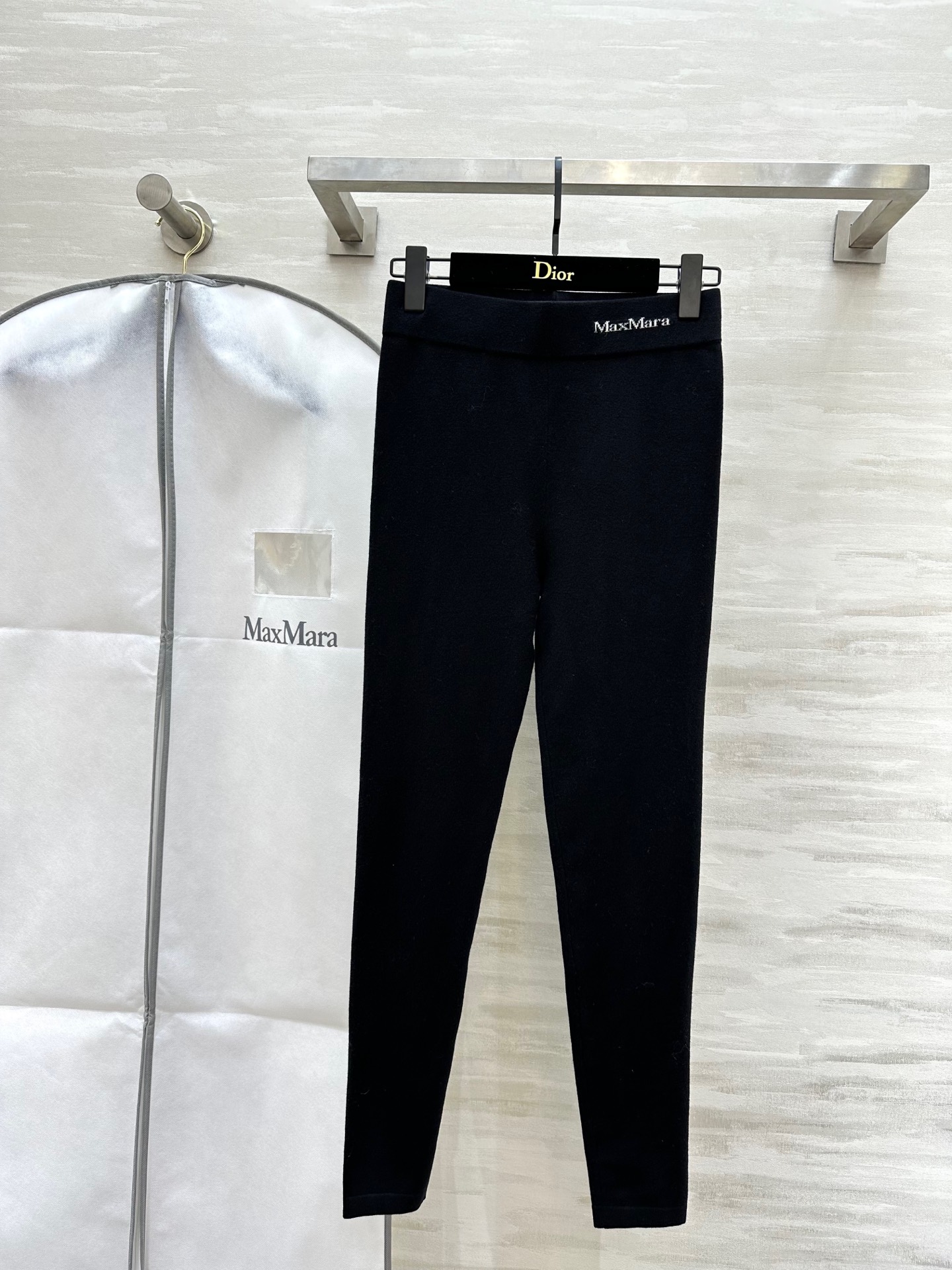 NO:297866,#Maxmar new logo embroidered wool leggings wool texture is warm and comfortable high quality spot first-time sizeS/M/L (size s elastic waist circumference 64, elastic hip circumference 72, pants length 93), alexander wang19860909#Maxmar新款 logo刺绣羊毛打底裤 羊毛质地保暖舒适 高品质 现货首发sizeS/M/L（s码弹力腰围64,弹力臀围72,裤长93）,,alexander wang,Women's clothing