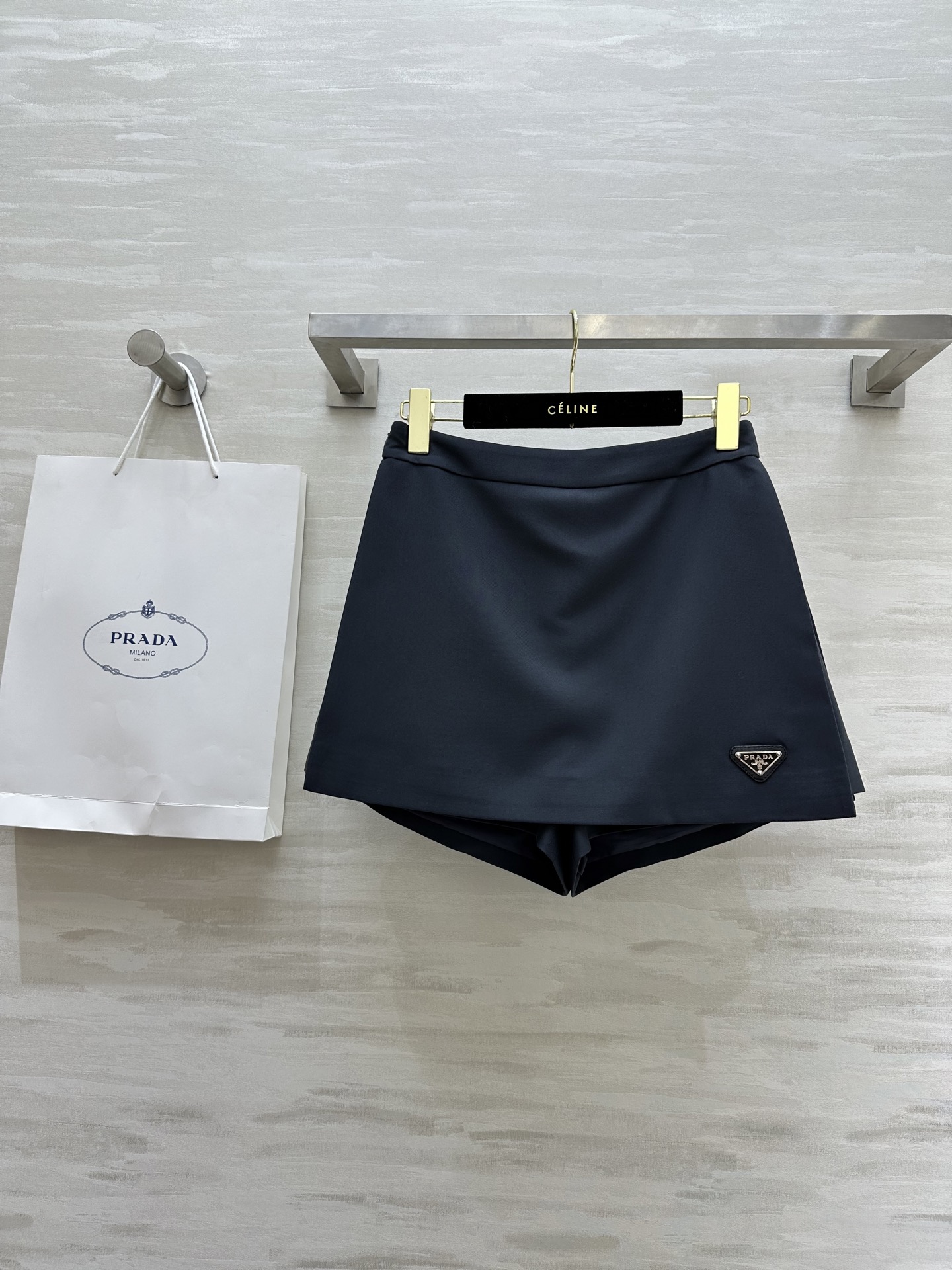 NO:320508,#Prad spring and summer new style trousers playful and fashionable inner anti-exposure safety pants design three-dimensional tailoring style high-quality customization spot first-time sizeS/M/L/XL (M size waist 72, hip 85, 36 length) 5,,prada, skirts,alexander wang19860909#Prad春夏新款裤裙 俏皮时髦 内里防走光安全裤设计 立体剪裁版型 高品质定制 现货首发sizeS/M/L/XL（M码腰围72,臀围85,衣长36）5,,prada,skirts,alexander wang,Women's clothing