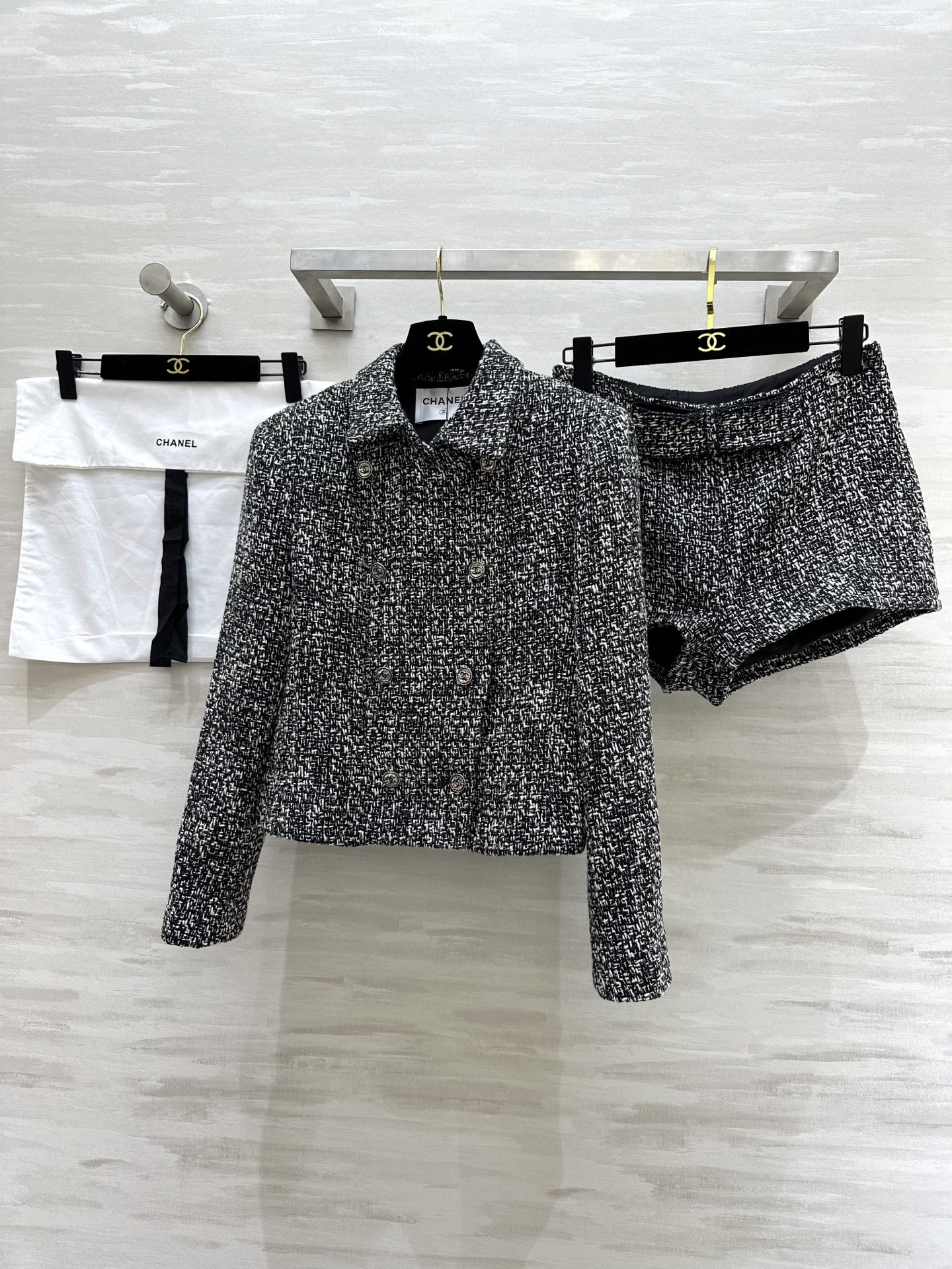 NO:314989,#Chane early spring new style braided soft tweed suit famous lady high quality spot first size36/38/40 (38 size shoulder width 40, bust 90, 57 length of clothes, 72 pants waist circumference, 34 pants length), chanel, alexander wang19860909#Chane早春新款 编织软花呢套装 名媛高级 高品质 现货首发size36/38/40（38码肩宽40,胸围90,衣长57,裤子腰围72,裤长34）,,chanel,alexander wang,Women's clothing