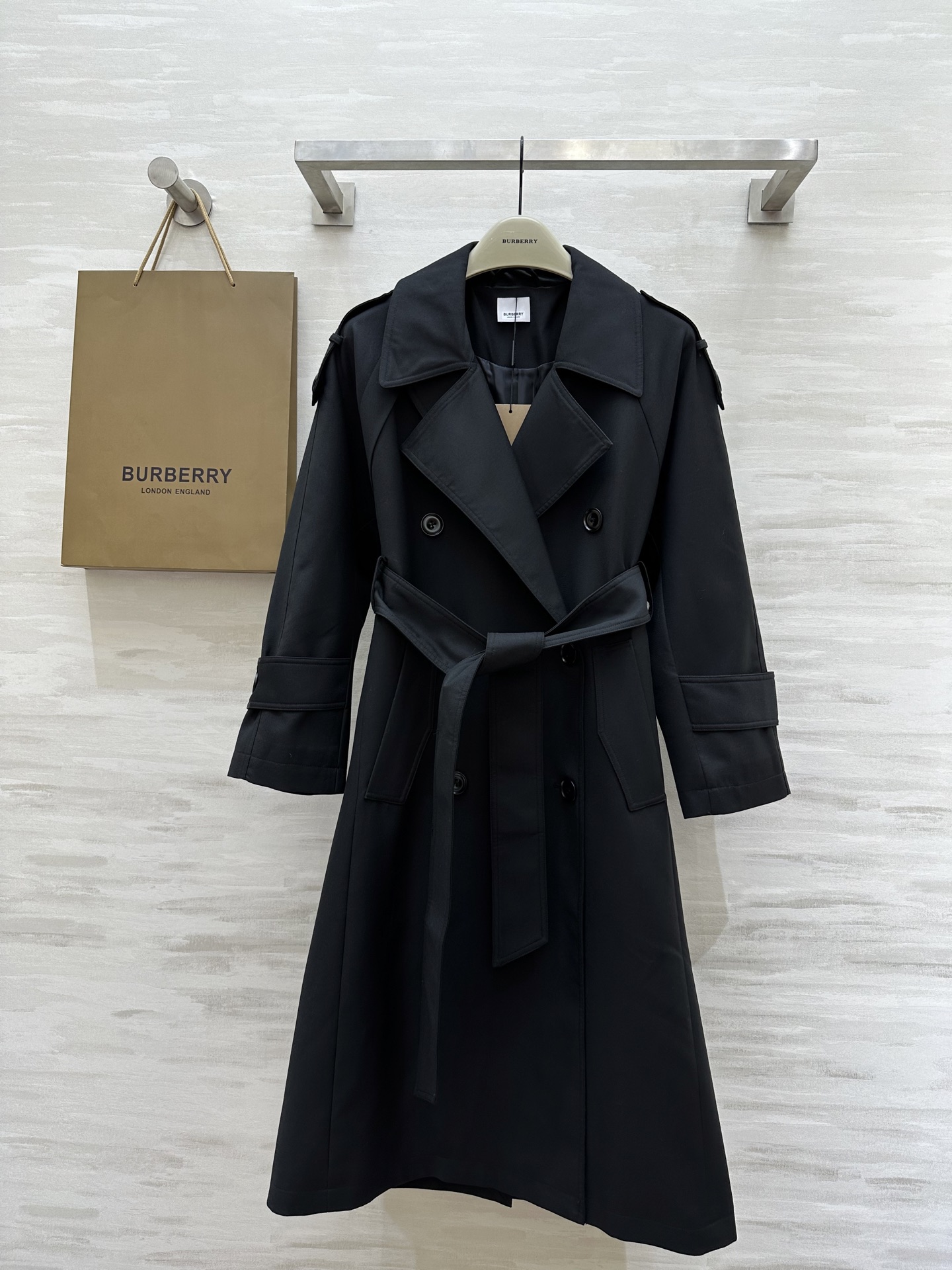 NO:316280,#Burberr early spring new style lapel long windbreaker high quality spot first-time sizeS/M/L (size s bust 90, garment length 115), burberry, alexander wang19860909#Burberr早春新款 翻领长款风衣 高品质 现货首发sizeS/M/L（s码胸围90,衣长115）,,burberry,alexander wang,Women's clothing