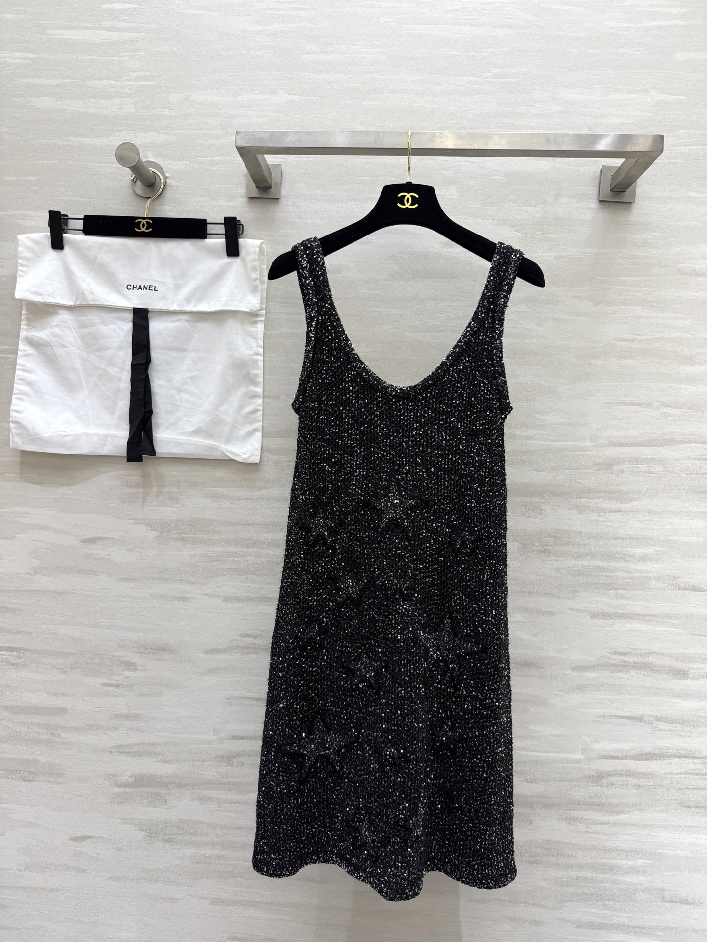NO:306761,#Chane sequin star vest skirt Original development customization High quality Spot first release size36/38/40, Chanel, skirts, alexander wang19860909#Chane亮片星星背心裙 原版开发定制 高品质 现货首发size36/38/40,,chanel,skirts,alexander wang,Women's clothing