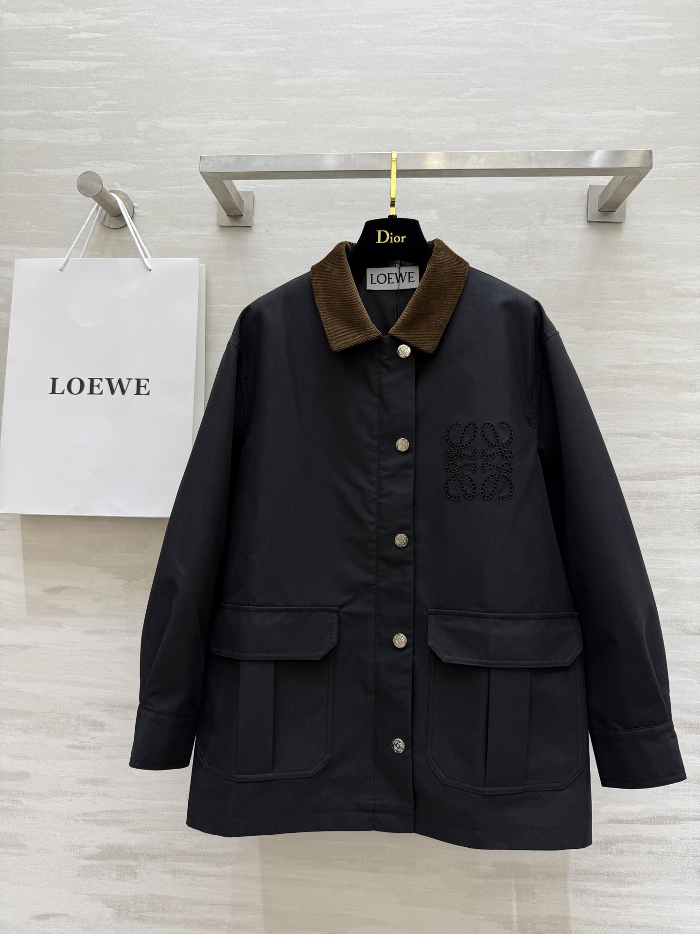 NO:308262,#Loew early spring new corduroy design windbreaker jacket high quality customization spot first-time sizeS/M/L (M size shoulder width 47, bust 110, length 76), loewe, jackets & coats, alexander wang19860909#Loew早春新款 灯芯绒设计风衣外套 高品质定制 现货首发sizeS/M/L（M码肩宽47,胸围110,衣长76）,,loewe,jackets & coats,alexander wang,Women's clothing