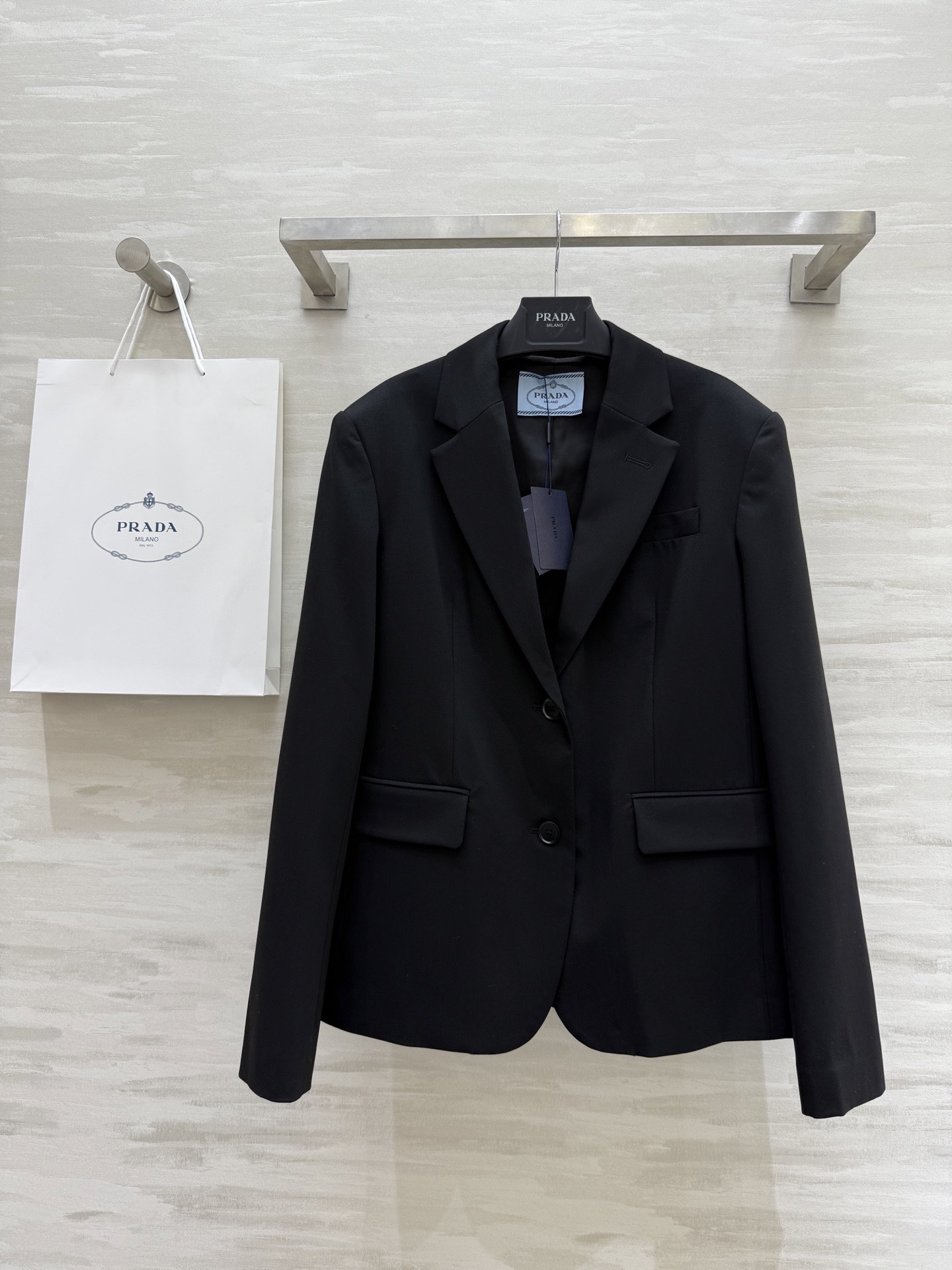 NO:308254,#Prad early spring new style lapel suit jacket high quality customization spot first-time sizeS/M/L (M size shoulder width 41, bust 104, length 76), prada, jackets & coats, business suit, alexander wang19860909#Prad早春新款 翻领西装外套 高品质定制 现货首发sizeS/M/L（M码肩宽41,胸围104,衣长76）,,prada,jackets & coats,business suit,alexander wang,Women's clothing