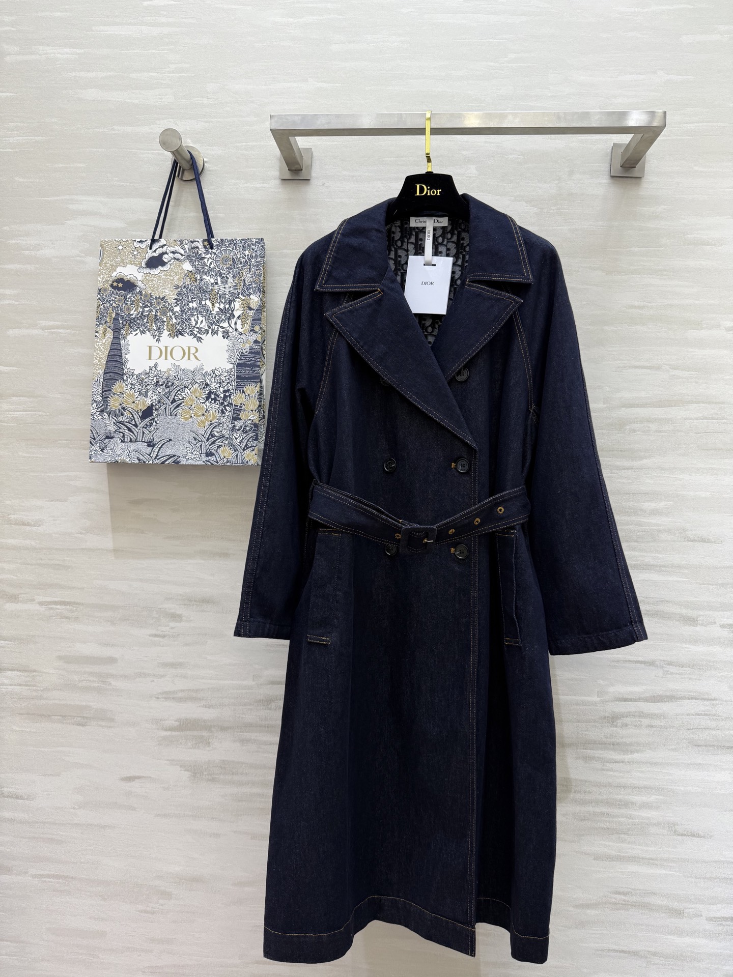 NO:309864,#DIO early spring new style denim lapel windbreaker jacket high quality spot first-time sizeS/M/L (M size bust 110, length 115, dior, jackets & coats, alexander wang19860909#DIO早春新款 牛仔翻领风衣外套 高品质 现货首发sizeS/M/L（M码胸围110,衣长115,,dior,jackets & coats,alexander wang,Women's clothing