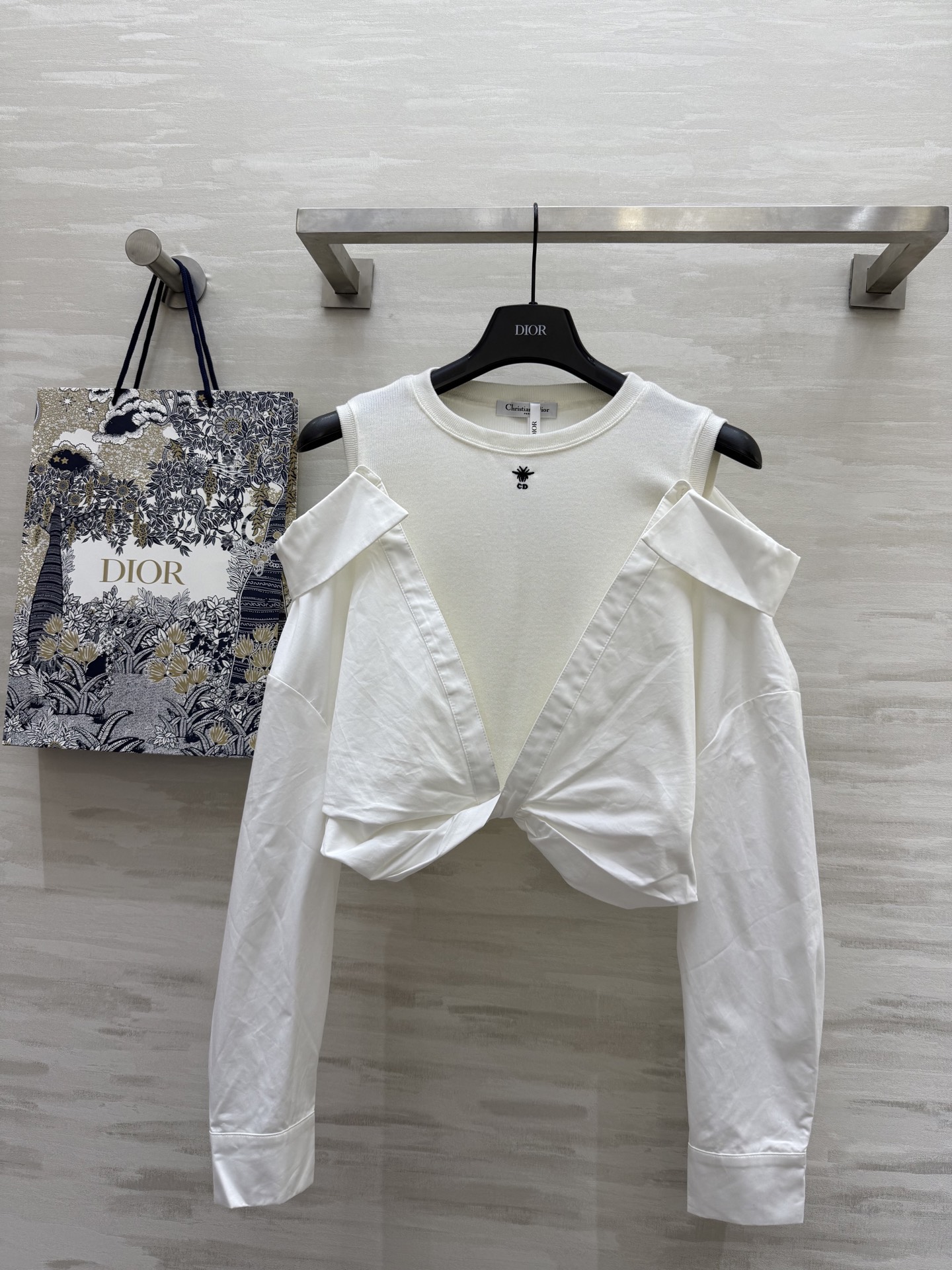 NO:309856,#DIO spring and summer new style, two-piece top with fake design, high quality, spot first-time sizeS/M/L (M size 44, dior, alexander wang19860909#DIO春夏新款 设计感假两件上衣 高品质 现货首发sizeS/M/L（M码衣长44,,dior,alexander wang,Women's clothing