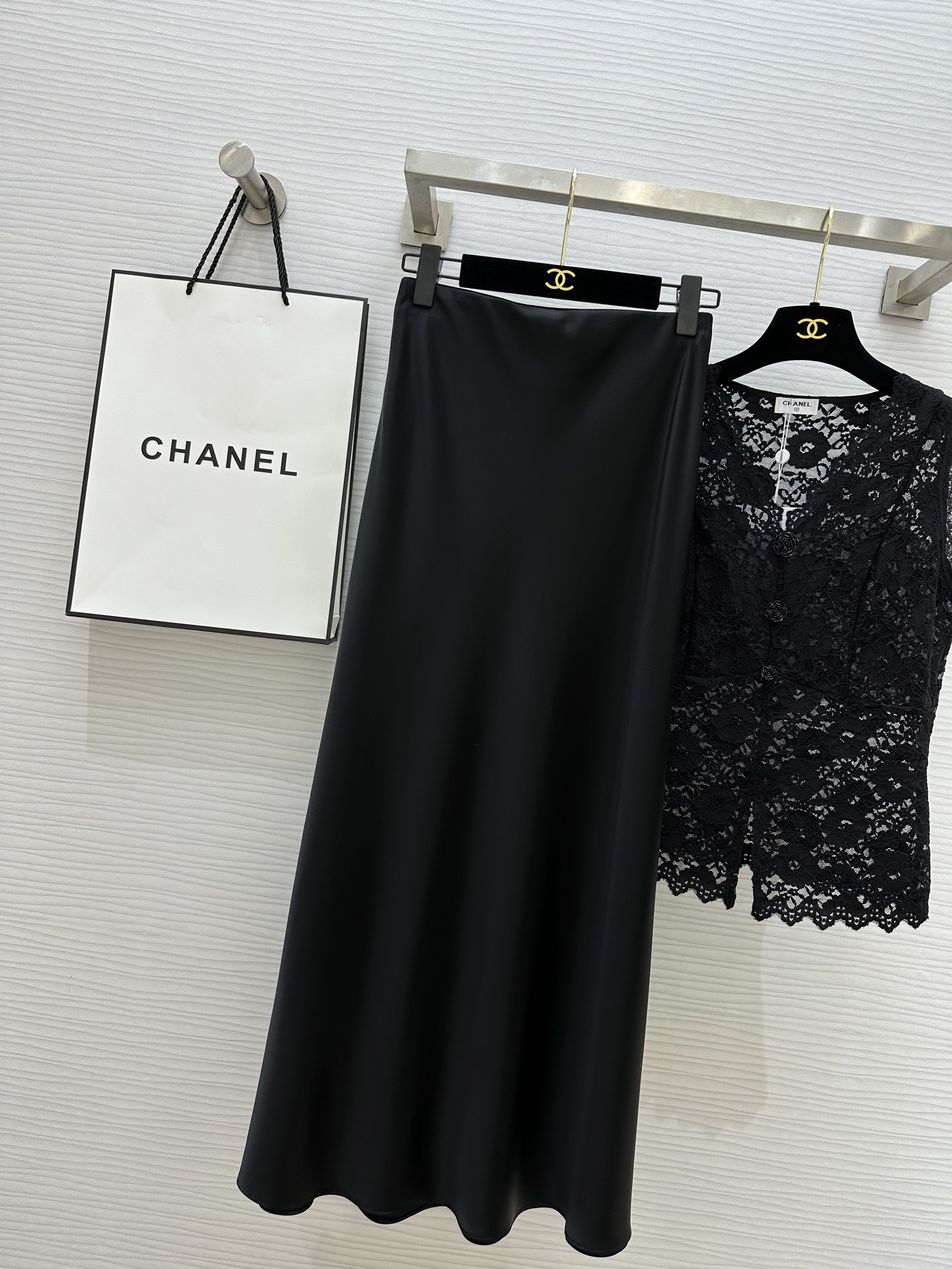 强烈推荐 超级(๑>◡<๑)爆炸款 Saint Lauren♡²⁵新品 走路带风 自带坠感 醋酸长款半裙