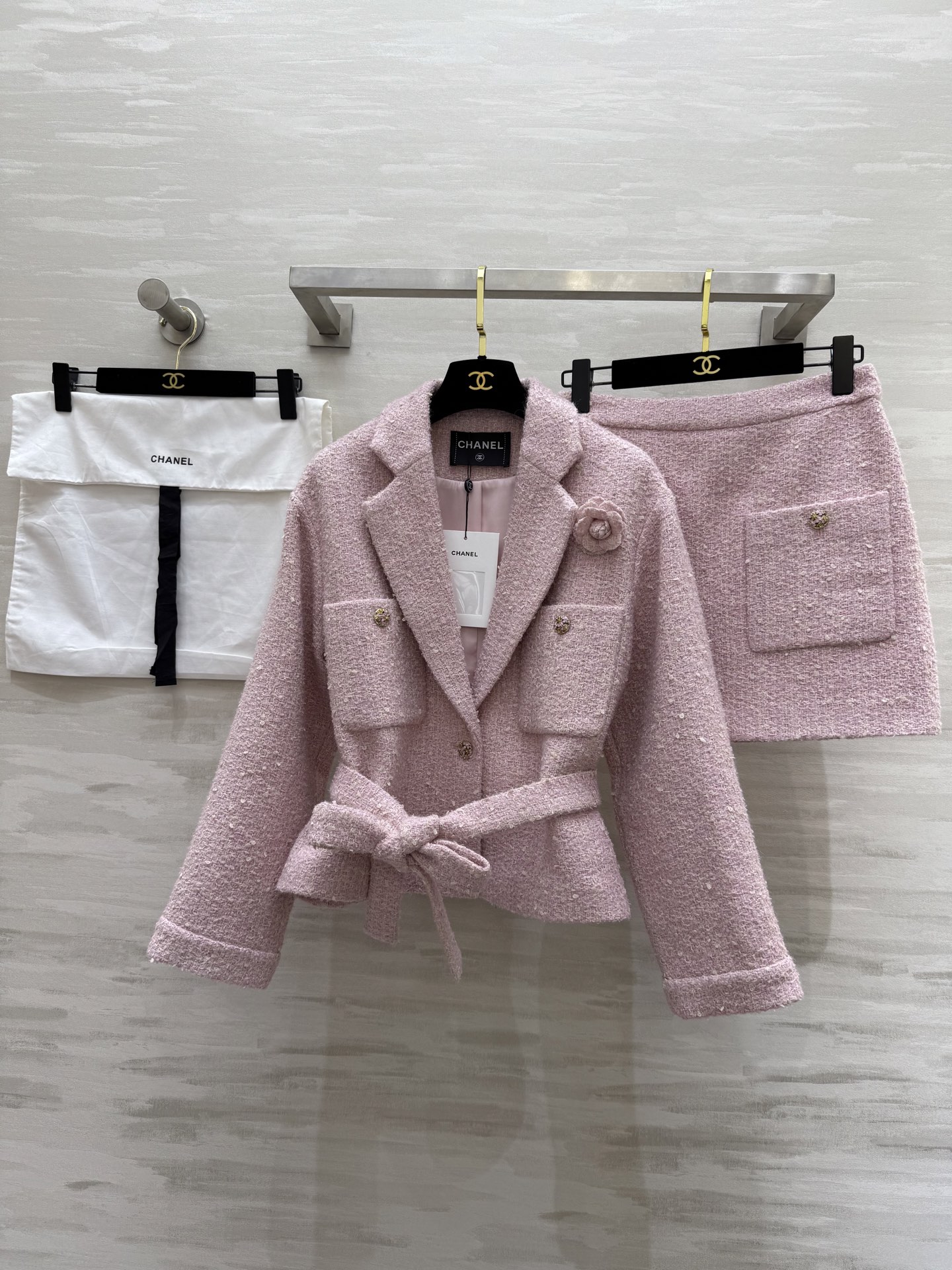 NO:324099,Jacket, Skirt ChaneC Pink Tweed Series High Quality Spot First-time Size36/38/40 (38 size shoulder width 45, bust, 53, skirt waist 70, hip 92, skirt length 47, chanel, skirt 45, jackets & coats, alexander wang19860909外套,半裙ChaneC 粉色花呢系列 高品质 现货首发size36/38/40（38码肩宽45,胸围,衣长53,半裙腰围70,臀围92,裙长47,,chanel,skirts,jackets & coats,alexander wang,Women's clothing