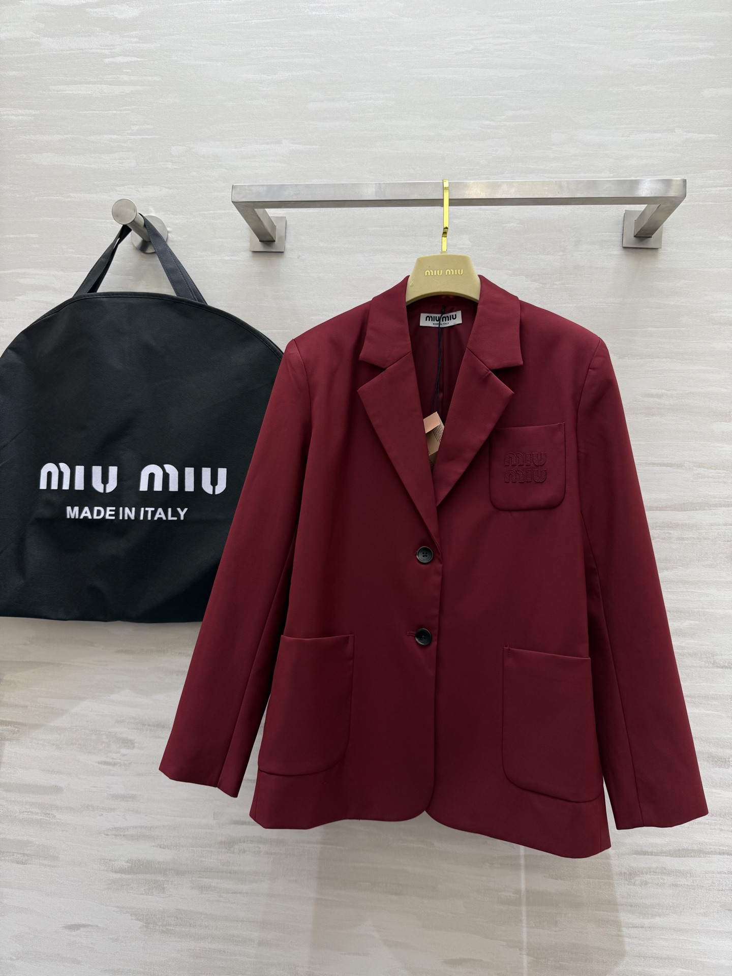 NO:311389,#Miumi early spring new style suit jacket high quality customization spot first-time sizeS/M/L (M size shoulder width 39, bust 102, length 74) 69,,miumiu, jackets & coats,business suit,alexander wang19860909#Miumi早春新款 西装外套 高品质定制 现货首发sizeS/M/L（M码肩宽39,胸围102,衣长74）69,,miumiu,jackets & coats,business suit,alexander wang,Women's clothing