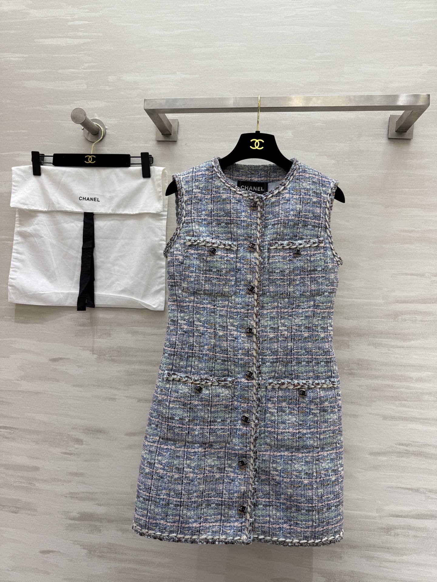 NO:320532,#Chane Spring and Summer New Vest Skirt High Quality Spot First-time Size36/38/40 (38 size bust 88, skirt length 81), Chanel, skirts, alexander wang19860909#Chane春夏新款 马甲背心裙 高品质 现货首发size36/38/40（38码胸围88,裙长81）,,chanel,skirts,alexander wang,Women's clothing