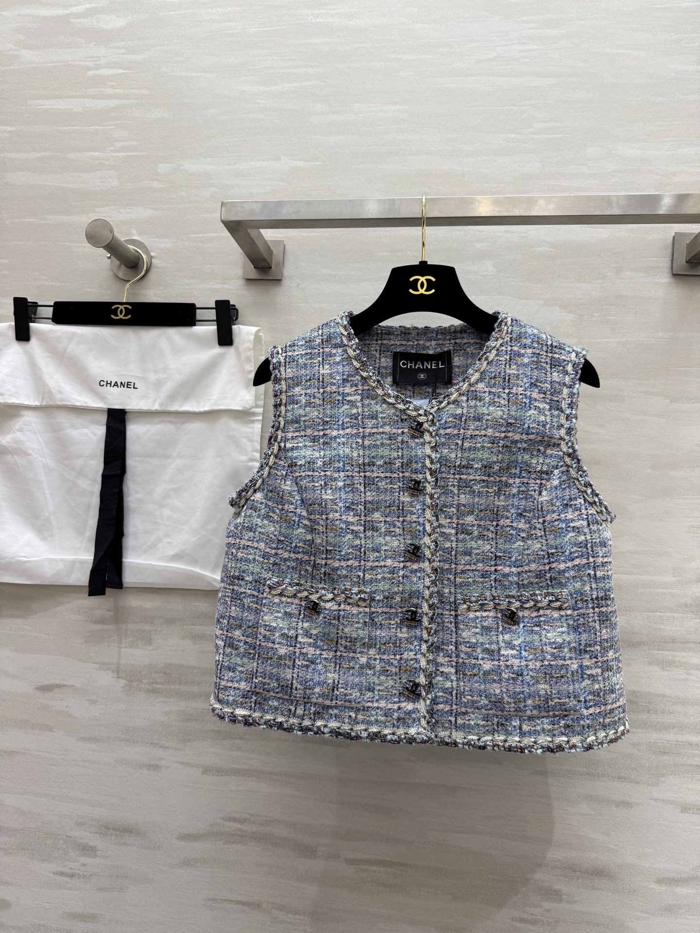 NO:320538,#Chane Spring and Summer New Colored Tweed Vest High Quality Spot First-time Size36/38/40 (36 size bust 92, 52 length, chanel, alexander wang19860909#Chane春夏新款 彩色花呢马甲 高品质 现货首发size36/38/40（36码胸围92,衣长52,,chanel,alexander wang,Women's clothing