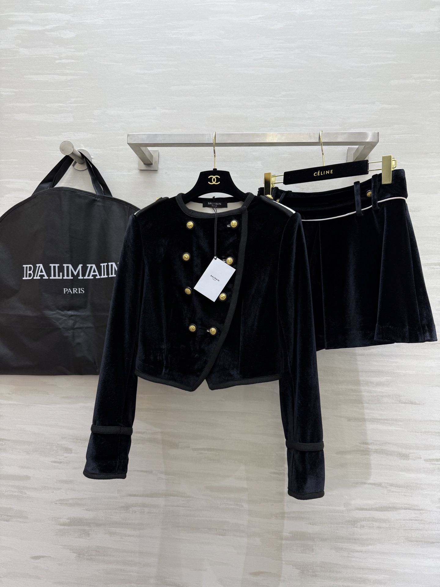 NO:321285,#BALMAI Early Spring New Style, Caibao Qianjin Wearing Velvet Set High Quality Spot First-time SizeS/M/L (M Size Shoulder Width 40, Bust 88, Clothes 51, Skirts 74, Skirts 36), Balmain, Skirts, Alexander Wang19860909#BALMAI早春新款 财阀千金穿搭丝绒套装 高品质 现货首发sizeS/M/L（M码肩宽40,胸围88,衣长51,半裙腰围74,裙长36）,,balmain,skirts,alexander wang,Women's clothing