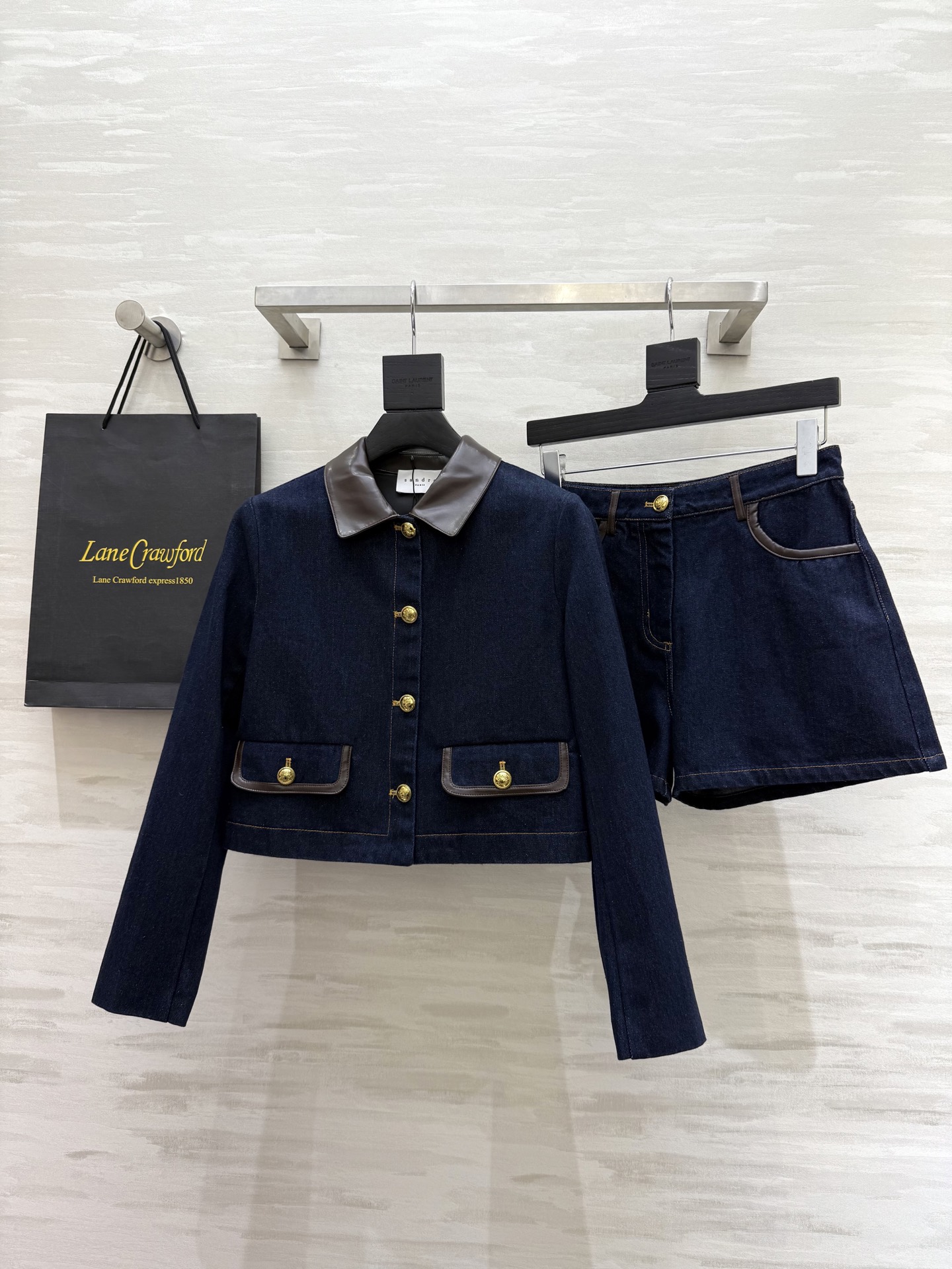 NO:321282,New Sandr jacket, pants, hot denim style series, high quality, spot first-time sizeS/M/L (M size shoulder width 38, bust 92, 54, pants waist 70, pants length 36, jackets & coats, alexander wang19860909外套,裤子Sandr新款 大热牛仔风系列 高品质 现货首发sizeS/M/L（M码肩宽38,胸围92,衣长54,裤子腰围70,裤长36,,jackets & coats,alexander wang,Women's clothing