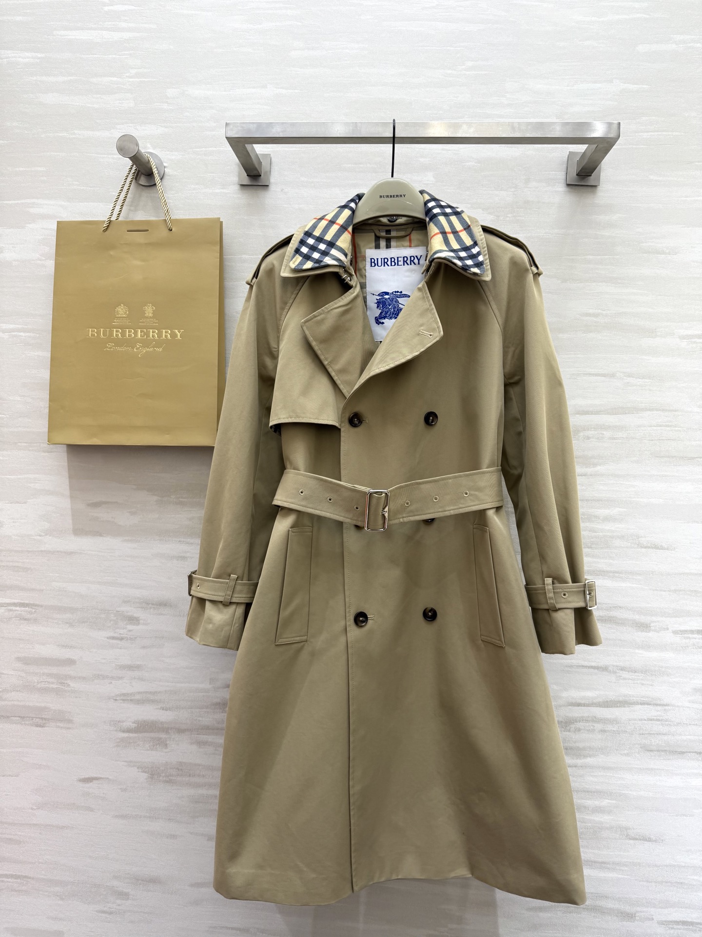 NO:321781,#Burberr early spring new style disassembled collar windbreaker jacket high quality spot first-time sizeS/M/L (M size bust 110, 107 length), burberry, jackets & coats, alexander wang19860909#Burberr早春新款 拆卸领风衣外套 高品质 现货首发sizeS/M/L（M码胸围110,衣长107）,,burberry,jackets & coats,alexander wang,Women's clothing