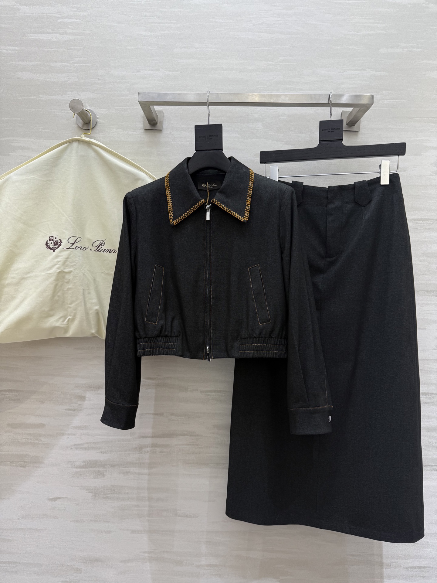 NO:321790,#LP spring and summer new style Tennis denim set High quality Spot first-time sizeS/M/L (size s shoulder width 40, bust 98, 53, skirt waist 68, skirt length 89), loro piana, skirt 89, alexander wang19860909#LP春夏新款 天丝牛仔套装 高品质 现货首发sizeS/M/L（s码肩宽40,胸围98,衣长53,半裙腰围68,裙长89）,,loro piana,skirts,alexander wang,Women's clothing