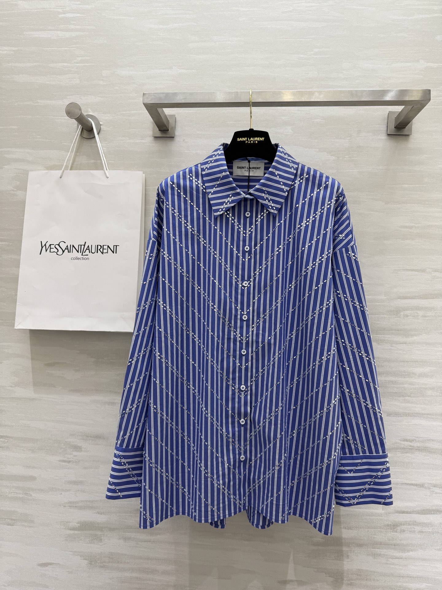 NO:321800,#ysl spring and summer new style heavy industry ironing striped shirt high quality spot first-time sizeS/M/L (,,saint laurent,alexander wang19860909#ysl春夏新款 重工烫钻条纹衬衣 高品质 现货首发sizeS/M/L（,,saint laurent,alexander wang,Women's clothing