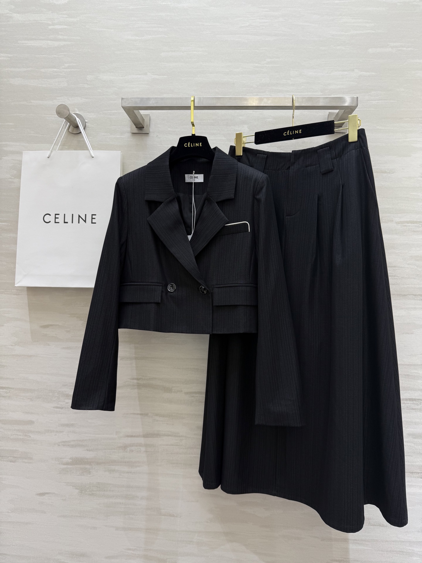 NO:322375,#Celin Spring and Summer New Set High Quality Customization Spot First-time SizeS/M/L (Size S S Shoulder Width 35, Bust 88, Clothes 47, Skirts 68, Skirts 90), Celine, Skirts, Alexander Wang19860909#Celin春夏新款套装 高品质定制 现货首发sizeS/M/L（s码肩宽35,胸围88,衣长47,半裙腰围68,裙长90）,,celine,skirts,alexander wang,Women's clothing