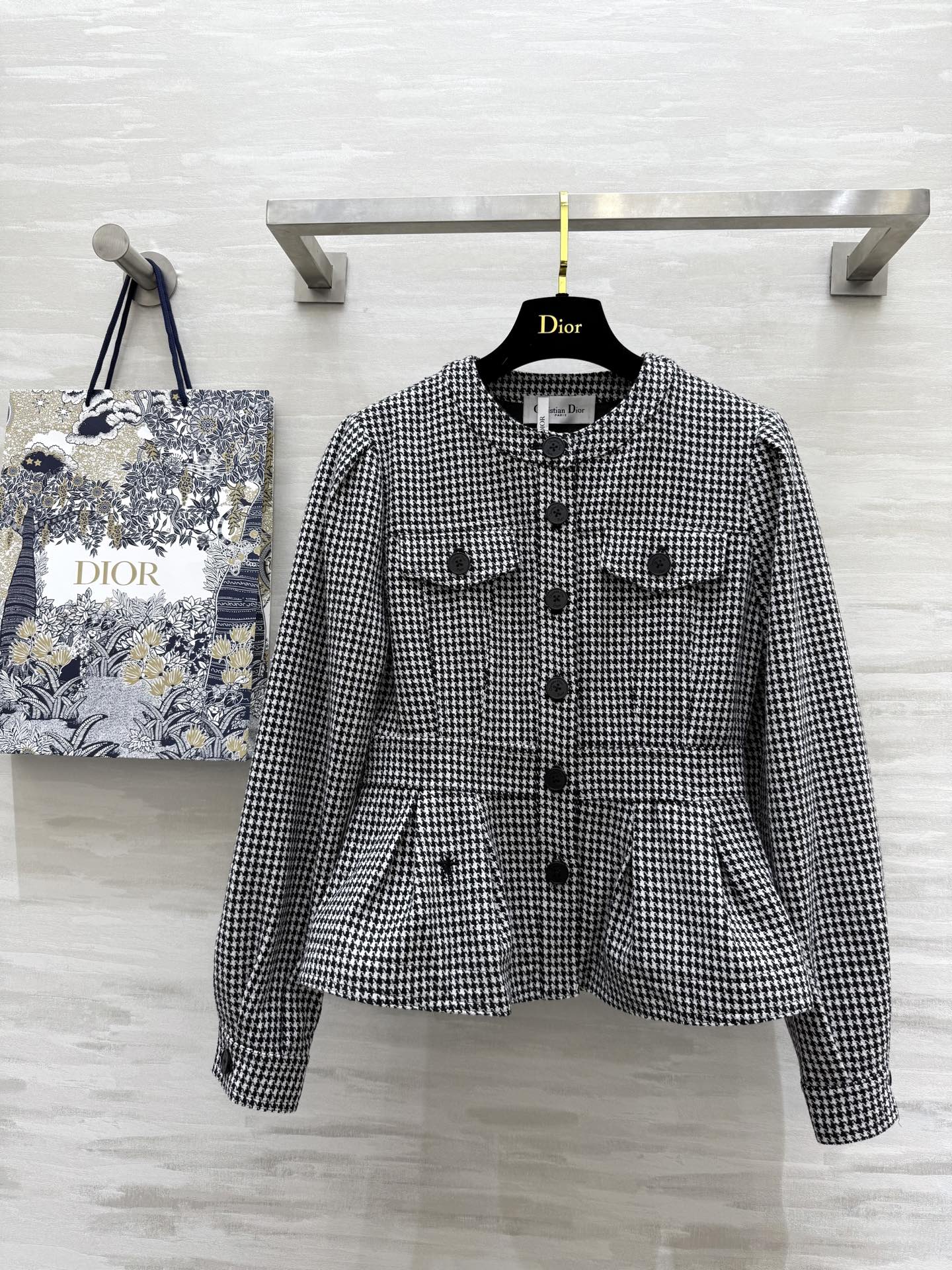 NO:322408,#DIO spring and summer new style houndstooth waist jacket high quality spot first size36/38/40 (38 size shoulder width 36, bust 88, waist 76, length 60) 6,,dior, jackets & coats,alexander wang19860909#DIO春夏新款 千鸟格收腰外套 高品质 现货首发size36/38/40（38码肩宽36,胸围88,腰围76,衣长60）6,,dior,jackets & coats,alexander wang,Women's clothing