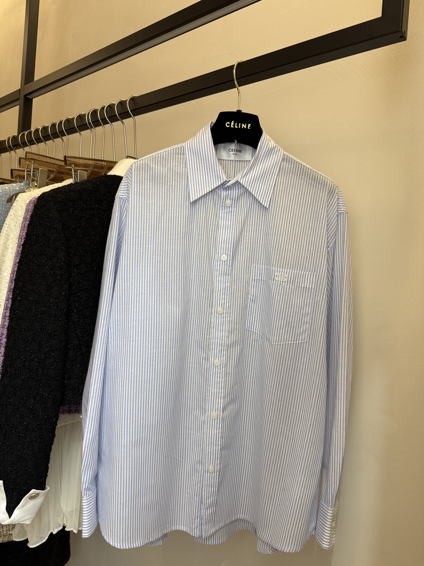 NO:322414,#Celin Spring and Summer New Style High-quality Blue Striped Shirt High-quality Spot First-time SizeS/M/L (M Size Shoulder Width 46, Bust 120, Clothes Length 67), Celine, Alexander Wang19860909#Celin春夏新款 高级感蓝条纹衬衣 高品质 现货首发sizeS/M/L（M码肩宽46,胸围120,衣长67）,,celine,alexander wang,Women's clothing