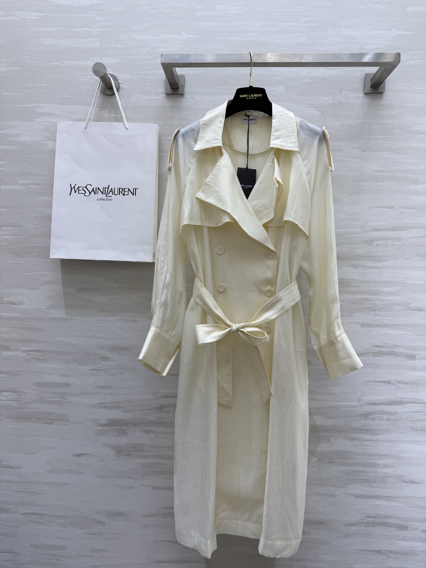 NO:322426,#ysl spring and summer new style Tennis windbreaker High quality Spot first-time sizeS/M/L (size s bust 114, 114, saint laurent, alexander wang19860909#ysl春夏新款 天丝风衣 高品质 现货首发sizeS/M/L（s码胸围114, 衣长114,,saint laurent,alexander wang,Women's clothing