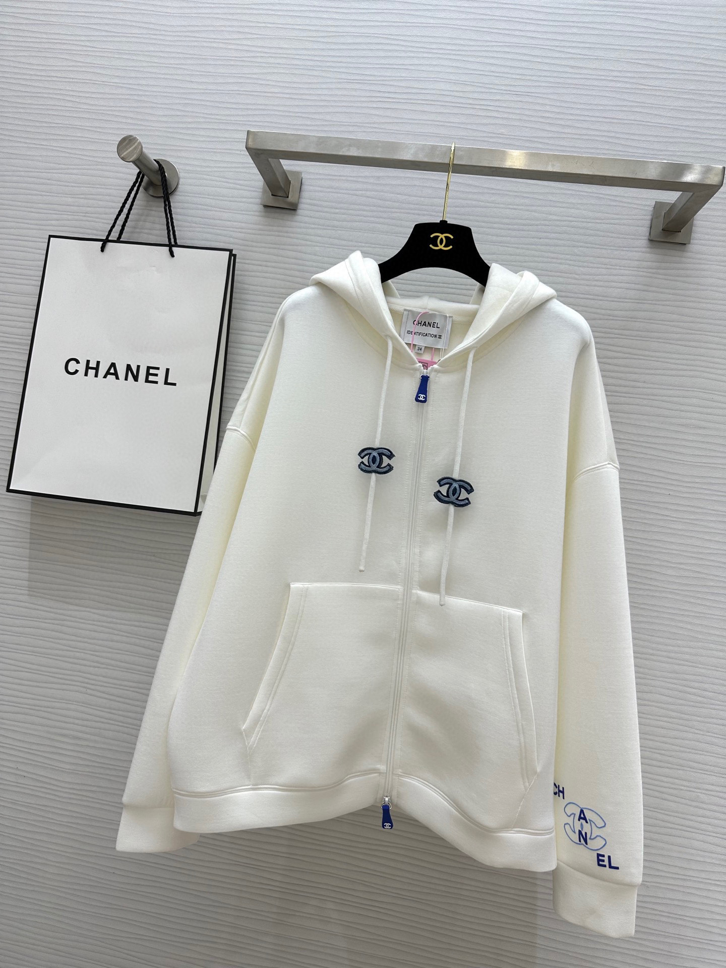 NO:322989,#Chane hooded loose coat sizeS/M/L (S size shoulder width 67, bust 134, length 64, chanel, jackets & coats,hats,alexander wang19860909#Chane连帽宽松版外套 sizeS/M/L（S码肩宽67,胸围134,衣长64,,chanel,jackets & coats,hats,alexander wang,Women's clothing