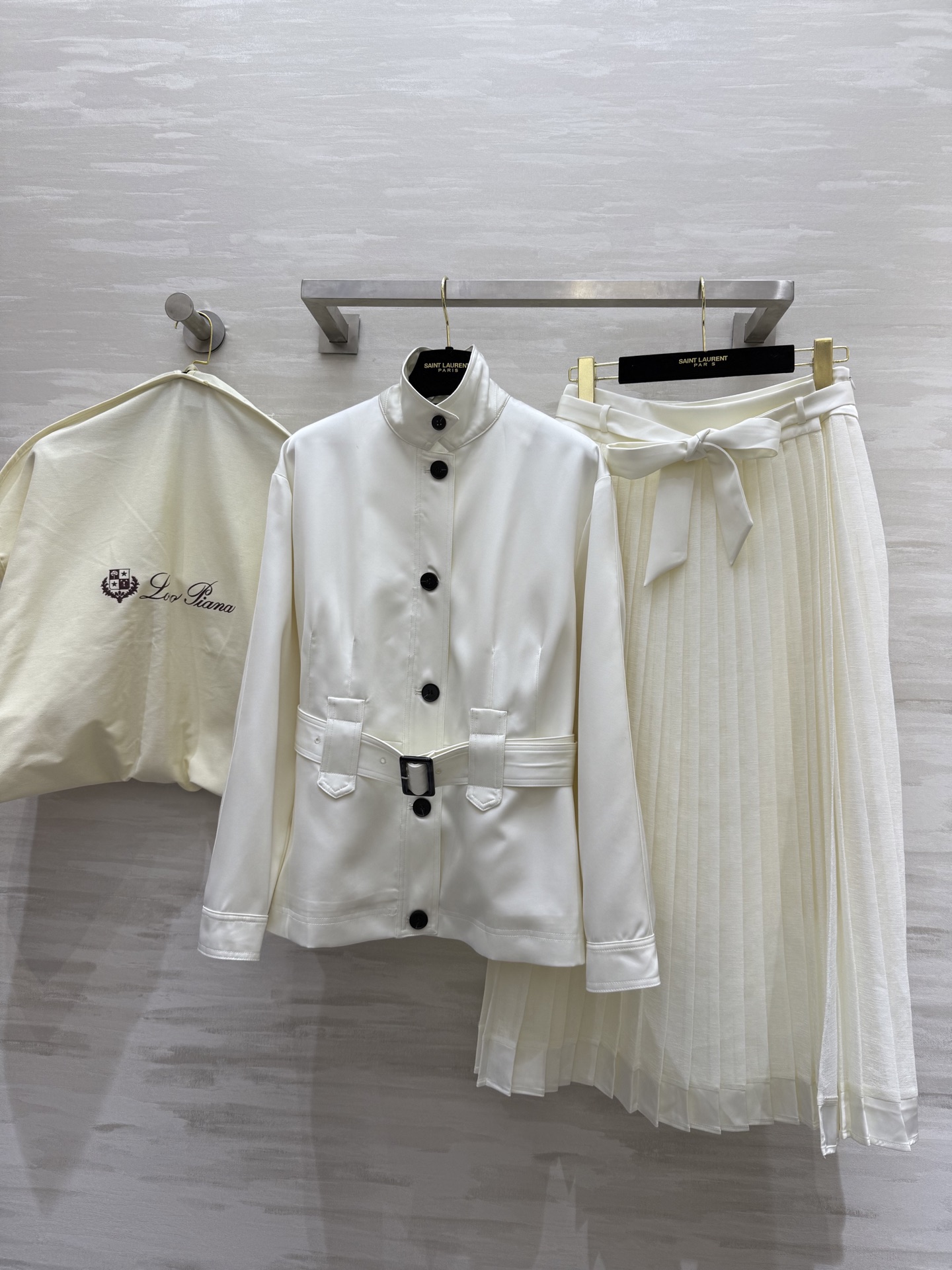 NO:324095,#LP spring and summer new style old money style suit skirt high quality spot first-time sizeS/M/L (M size shoulder width 45, bust 100, length 69, skirt waist 72, skirt length 84), loro piana, skirt 8, alexander wang19860909#LP春夏新款 老钱风套装裙 高品质 现货首发sizeS/M/L（M码肩宽45,胸围100,衣长69,半裙腰围72,裙长84）,,loro piana,skirts,alexander wang,Women's clothing