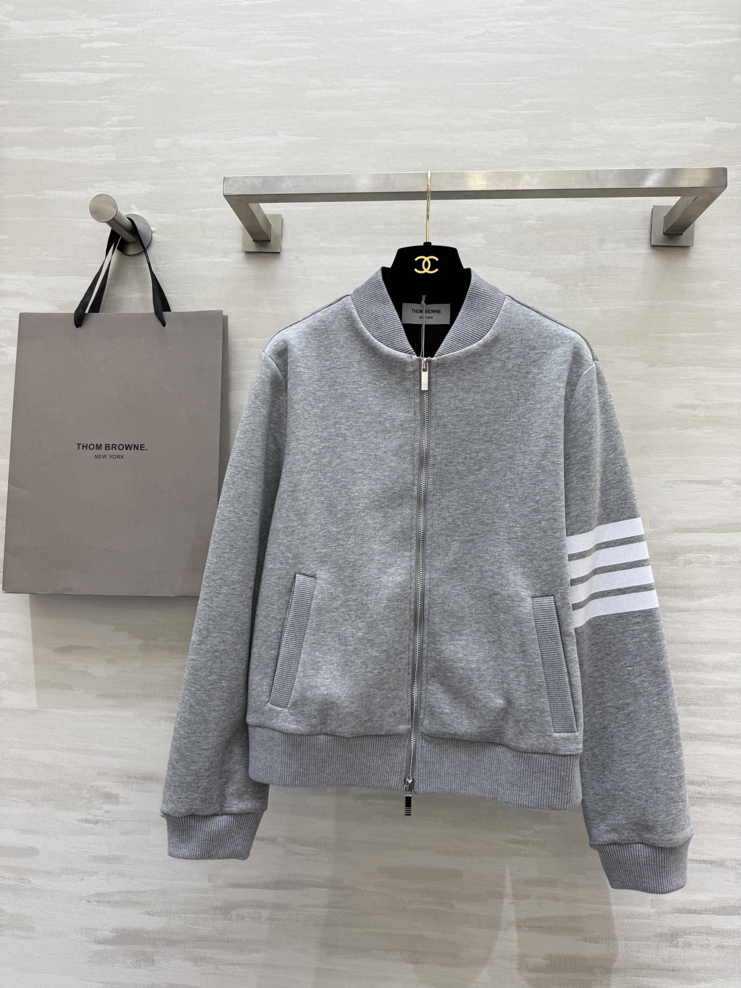 NO:324681,#TB spring and summer new style crab flocking embroidered casual baseball uniform high quality customization spot first-time sizeS/M/L (M size shoulder width 43, bust 102, 56 length), alexander wang19860909#TB春夏新款 螃蟹植绒刺绣休闲棒球服 高品质定制 现货首发sizeS/M/L（M码肩宽43,胸围102,衣长56）,,alexander wang,Women's clothing