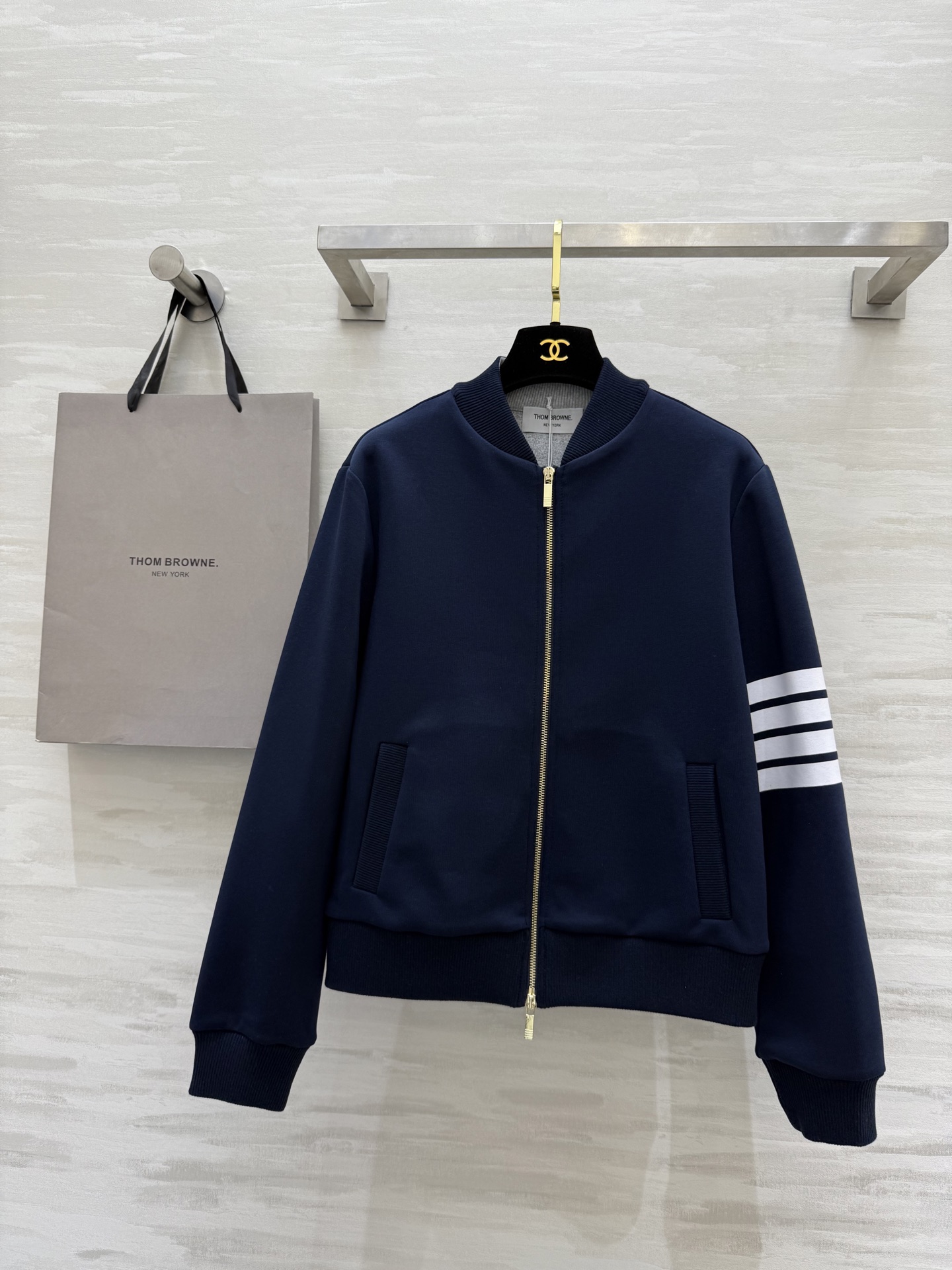 NO:324684,#TB spring and summer new style crab flocking embroidered casual baseball uniform high quality customization spot first-time sizeS/M/L (M size shoulder width 43, bust 102, 56 length), alexander wang19860909#TB春夏新款 螃蟹植绒刺绣休闲棒球服 高品质定制 现货首发sizeS/M/L（M码肩宽43,胸围102,衣长56）,,alexander wang,Women's clothing