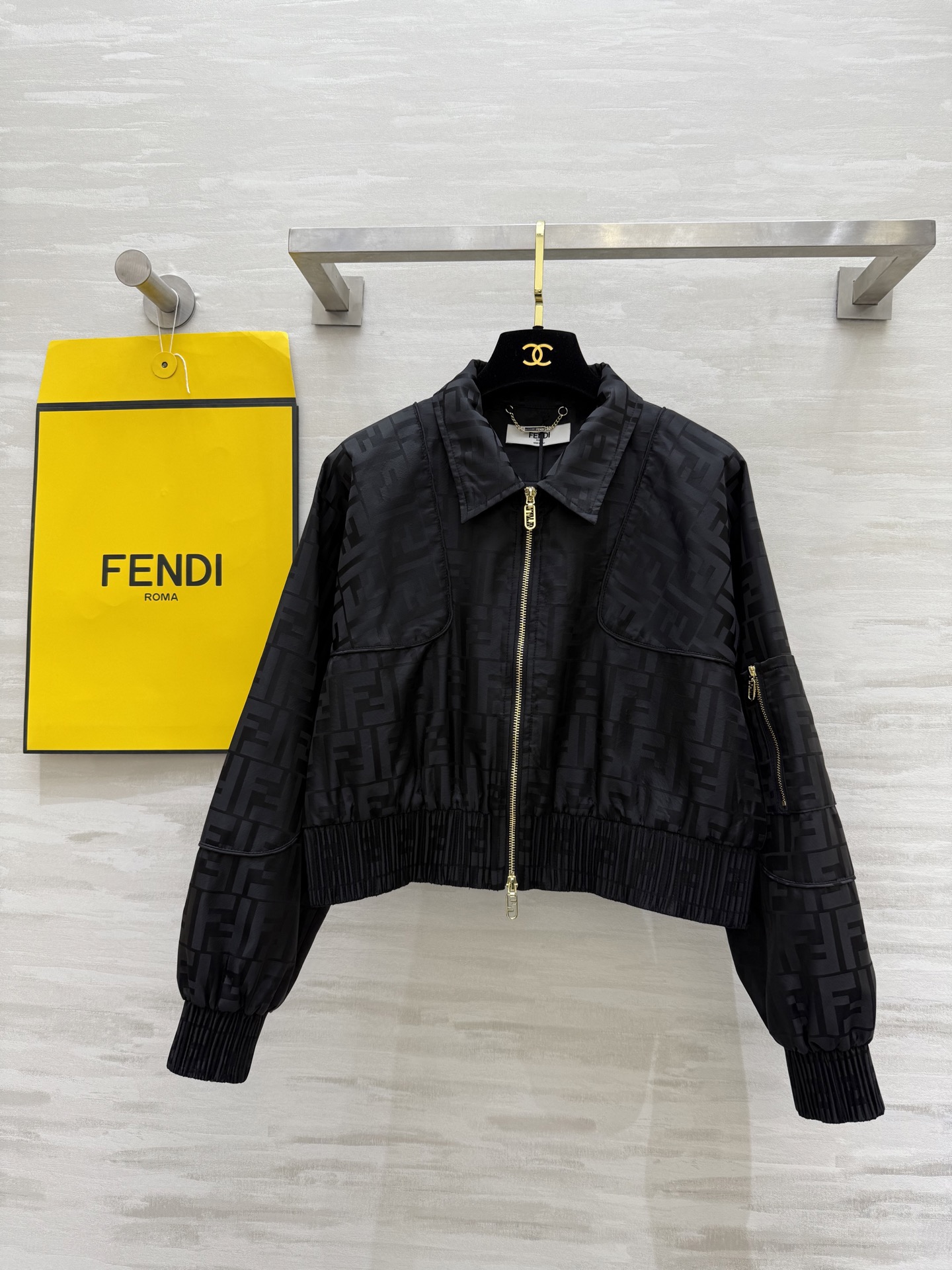 NO:324701,#FEND spring and summer new style jacquard letter jacket high quality customization spot first-time sizeS/M/L (M size bust 102, length 46), fendi, jackets & coats, jackets & coats, alexander wang19860909#FEND春夏新款 提花字母夹克外套 高品质定制 现货首发sizeS/M/L（M码胸围102,衣长46）,,fendi,jackets & coats,jackets & coats,alexander wang,Women's clothing