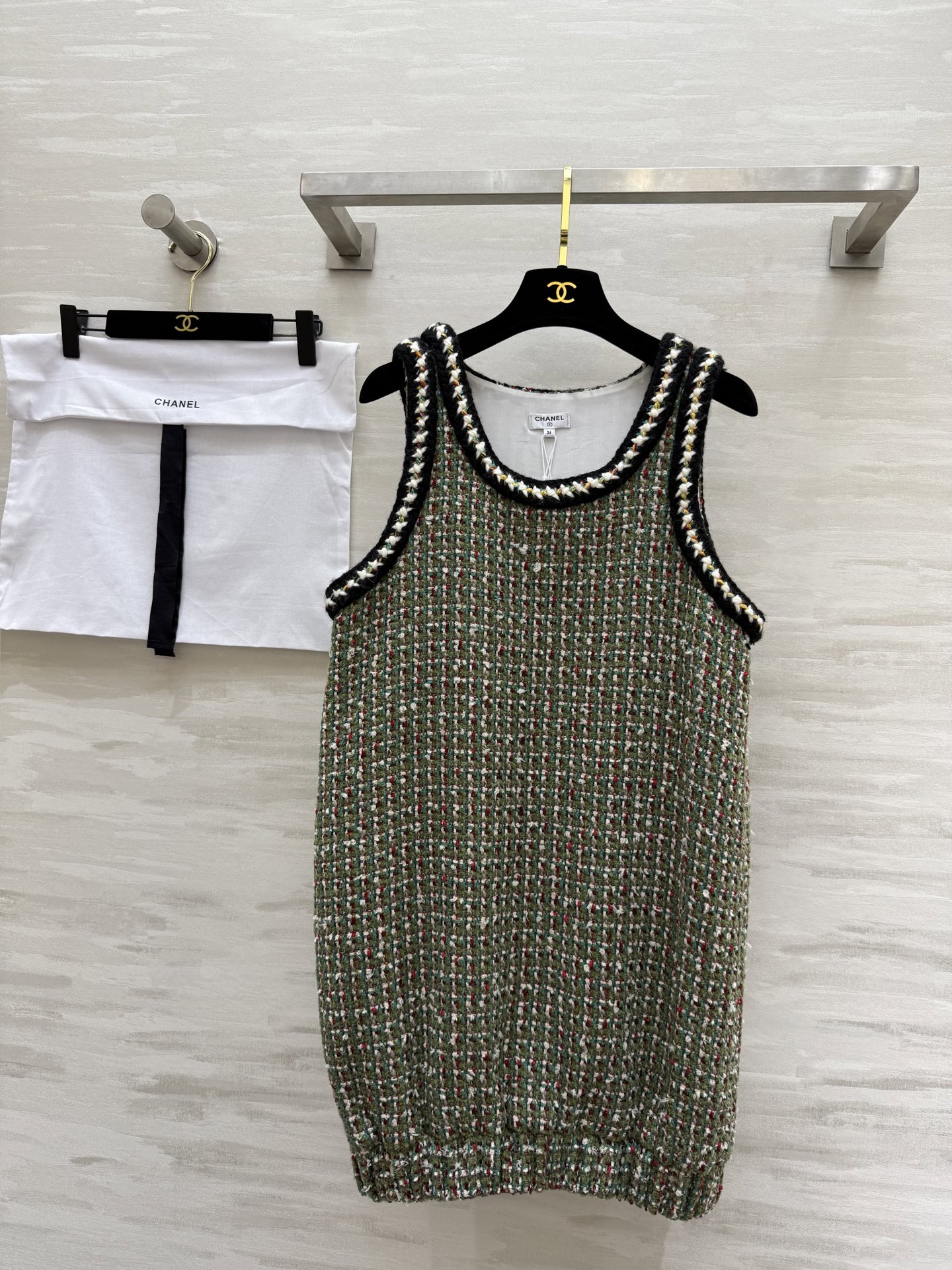 NO:326194,#Chane Handicraftshop series Twill dress Silk jacquard inside neck handmade hook edge design High quality customization Spot first-time size36/38/40 (), Chanel, skirts, real silk, alexander wang19860909#Chane手工坊系列 斜纹软呢连衣裙 内里真丝提花 领口手工钩边设计 高品质定制 现货首发size36/38/40（）,,chanel,skirts,real silk,alexander wang,Women's clothing