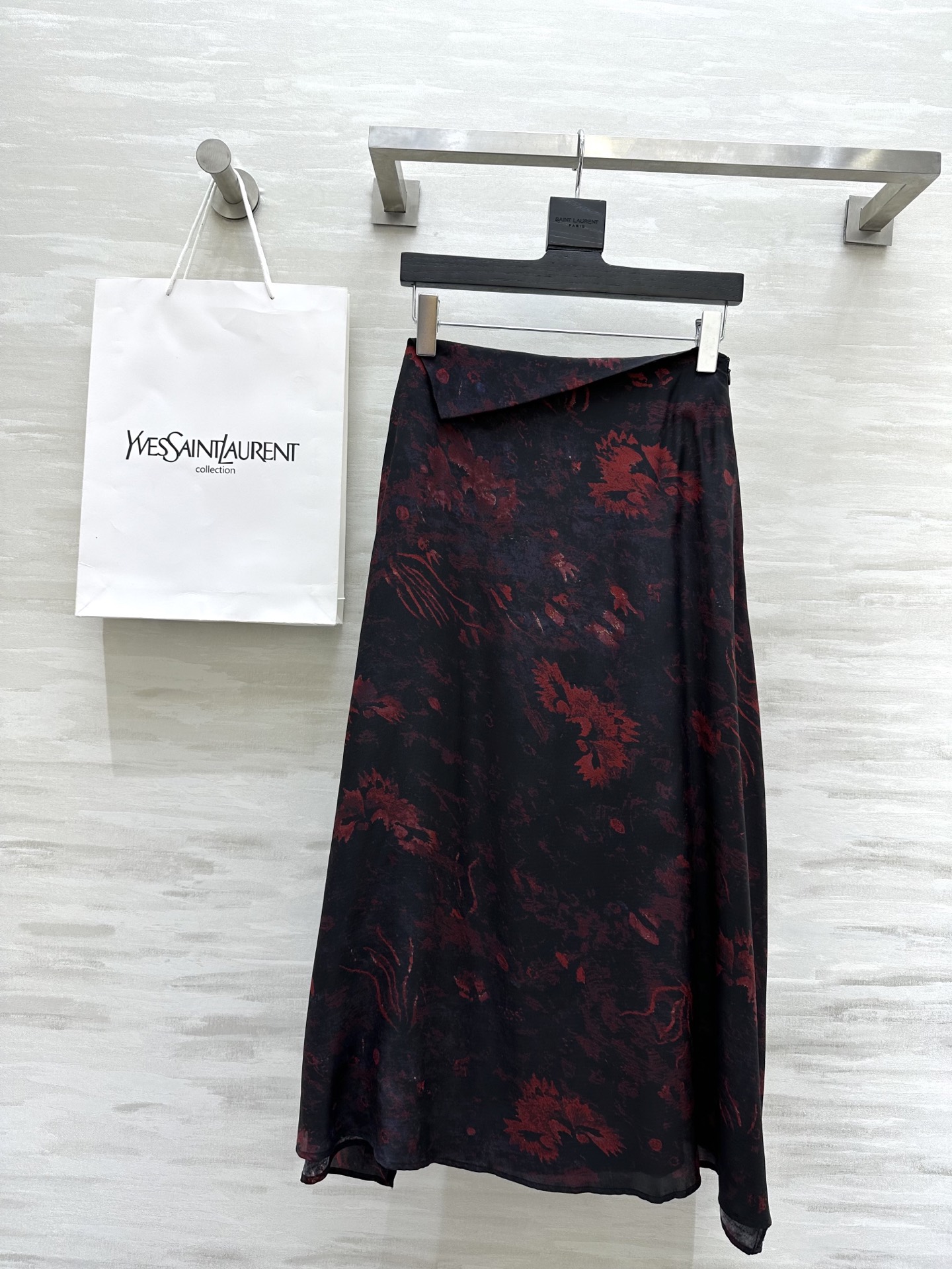 NO:326205,#ysl spring and summer new style silk printed skirt high quality customization spot first size36/38/40/42 (38 size waist 70, skirt length 87) 6, saint laurent, skirt 87, real silk, alexander wang19860909#ysl春夏新款 真丝印花半裙 高品质定制 现货首发size36/38/40/42（38码腰围70,裙长87）6,,saint laurent,skirts,real silk,alexander wang,Women's clothing