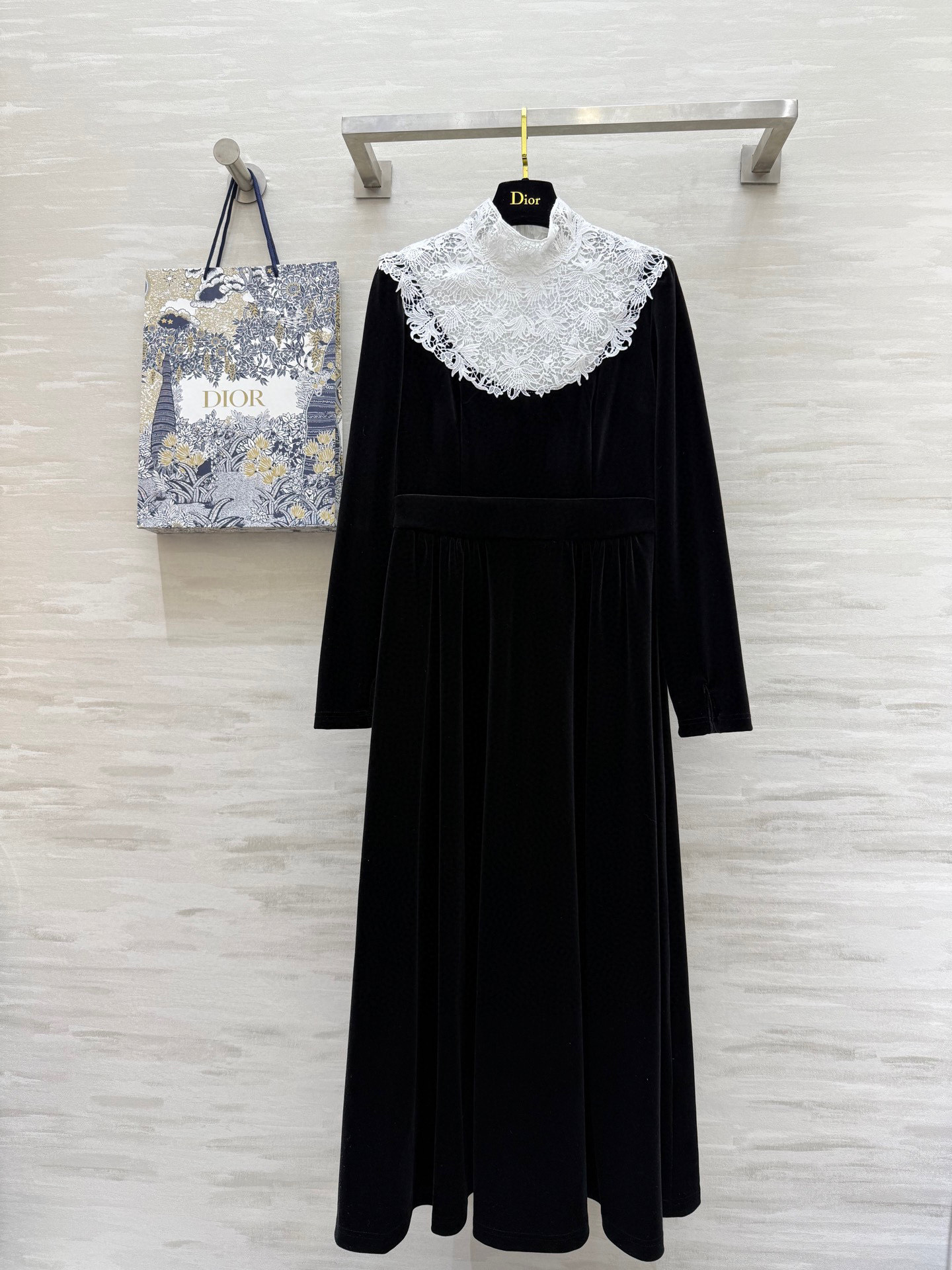 NO:317306,#DIO haute couture series Velvet dress High quality Spot first-time size36/38/40 (38 size shoulder width 37, bust 84, waist 74, skirt length 132), Dior, skirt 1, alexander wang19860909#DIO高定系列 丝绒连衣裙 高品质 现货首发size36/38/40（38码肩宽37,胸围84,腰围74,裙长132）,,dior,skirts,alexander wang,Women's clothing