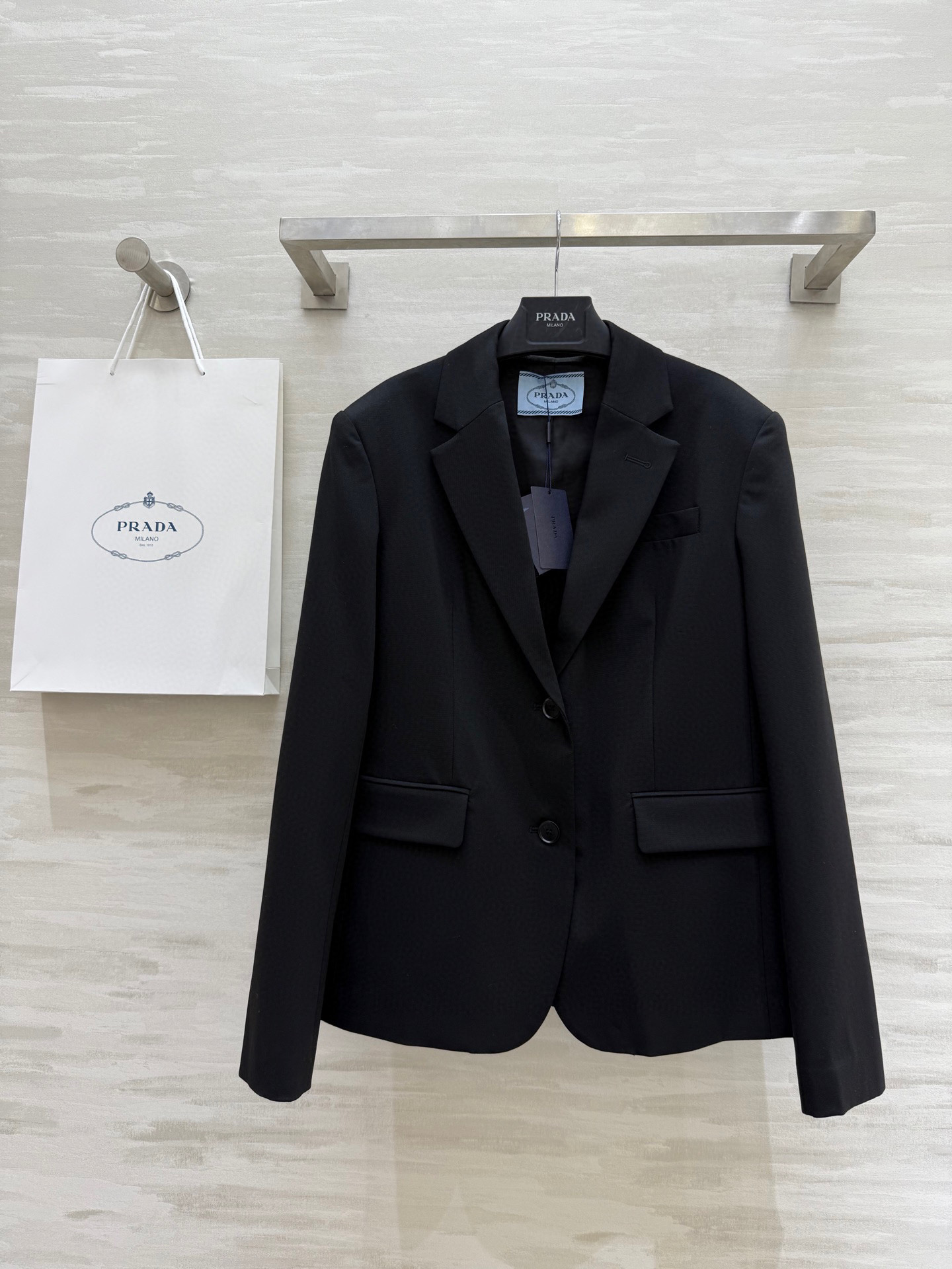 NO:317276,#Prad early spring new style lapel suit jacket high quality customization spot first-time sizeS/M/L (M size shoulder width 41, bust 104, length 76), prada, jackets & coats, business suit, alexander wang19860909#Prad早春新款 翻领西装外套 高品质定制 现货首发sizeS/M/L（M码肩宽41,胸围104,衣长76）,,prada,jackets & coats,business suit,alexander wang,Women's clothing