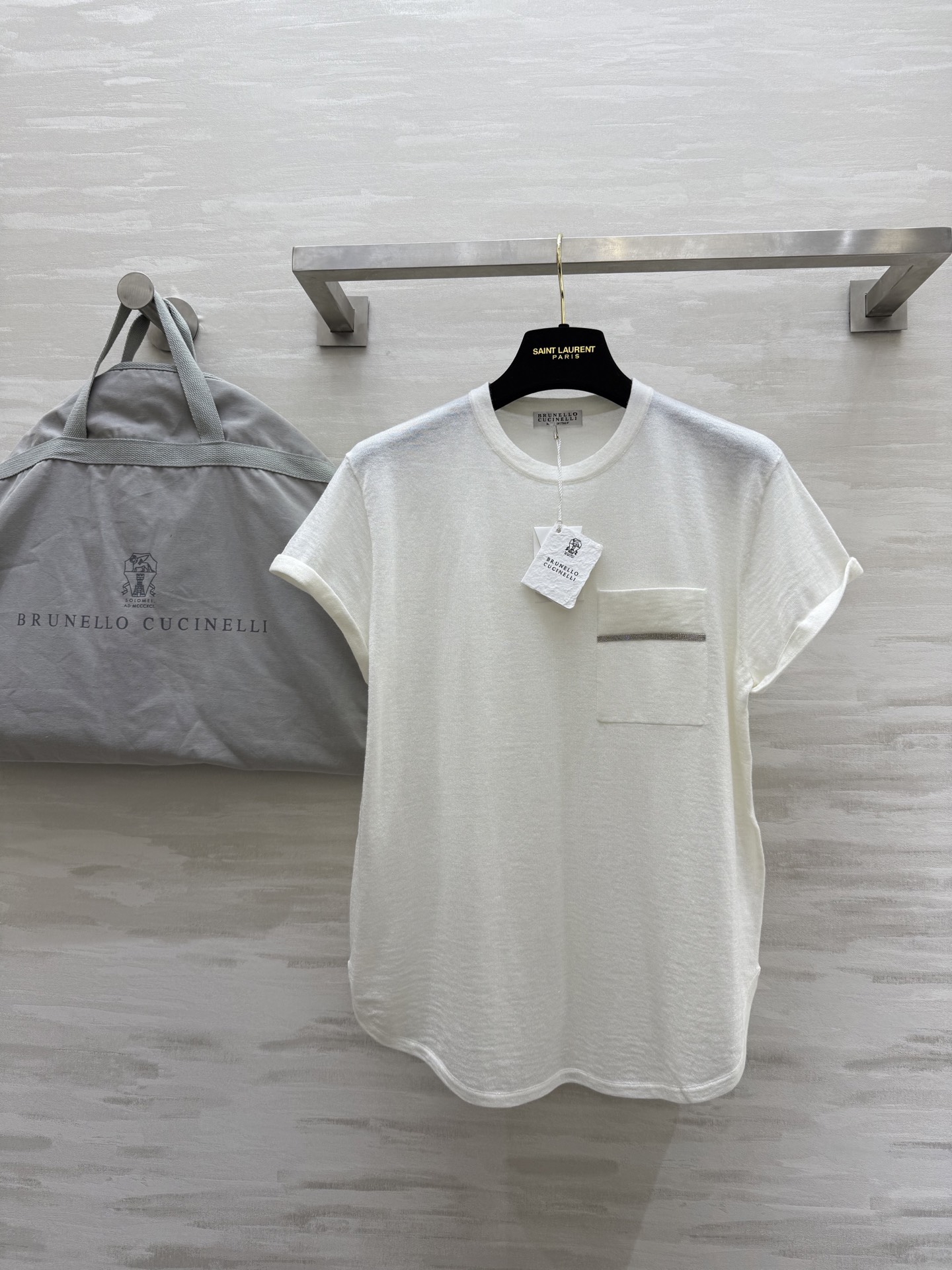 NO:317215,#brunellocucinelli/BC spring and summer new women's T-shirt custom bead chain decoration fabric is made of ultra-fine wool yarn high quality customization spot first-time sizeM/L,brunellocucinelli,tees, t-shirt,alexander wang19860909#brunellocucinelli/BC春夏新款 女式T恤 定制珠链装饰 面料采用超细密羊毛纱线 高品质定制 现货首发sizeM/L,,brunello cucinelli,tees，t-shirt,alexander wang,Women's clothing