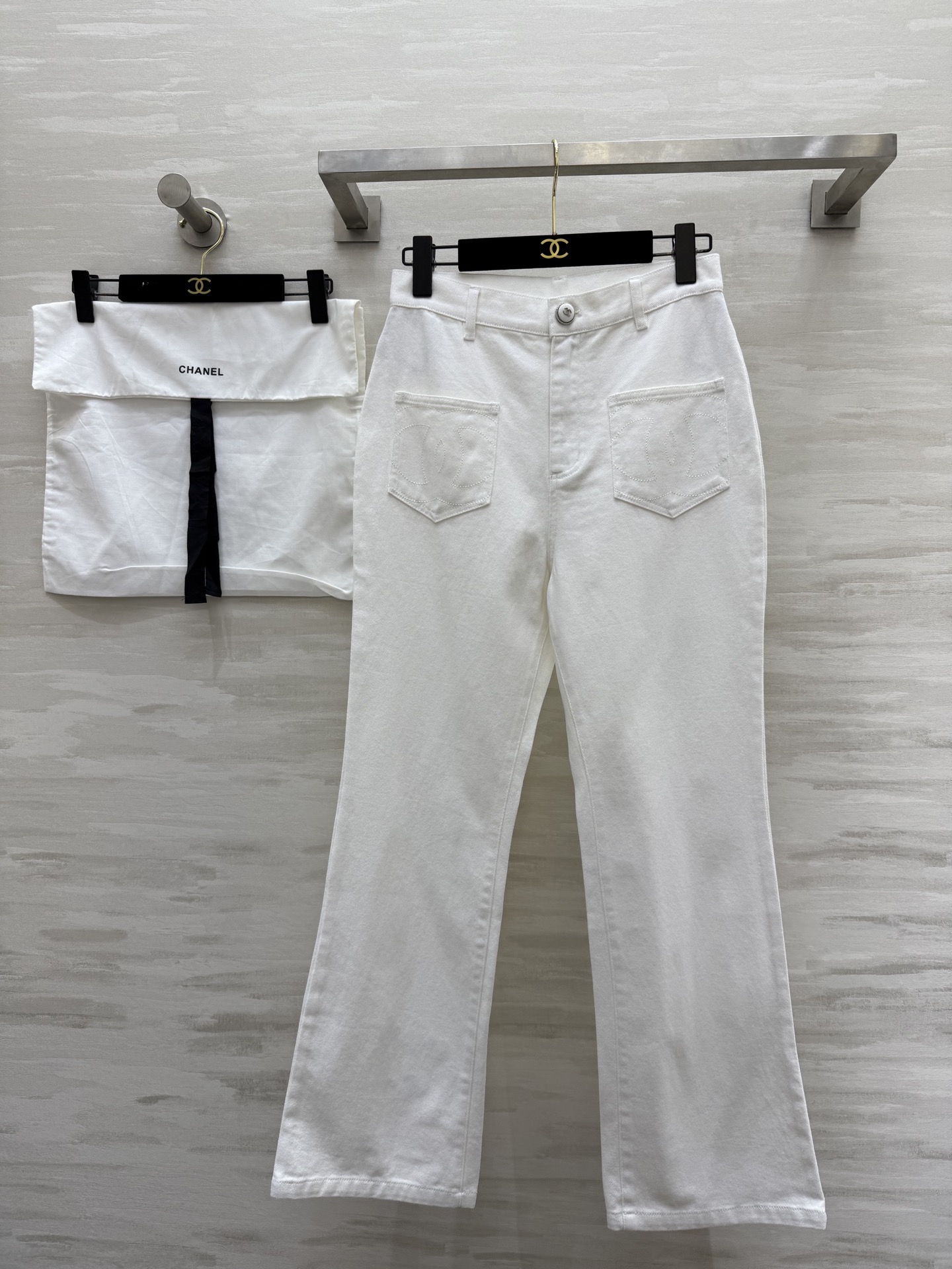 NO:317253,#Chane spring and summer new logo embroidered straight jeans high quality customization spot first size36/38/40 (38 size waist 70, trouser length 102), chanel, jeans, alexander wang19860909#Chane春夏新款 logo刺绣直筒牛仔裤 高品质定制 现货首发size36/38/40（38码腰围70,裤长102）,,chanel,jeans,alexander wang,Women's clothing