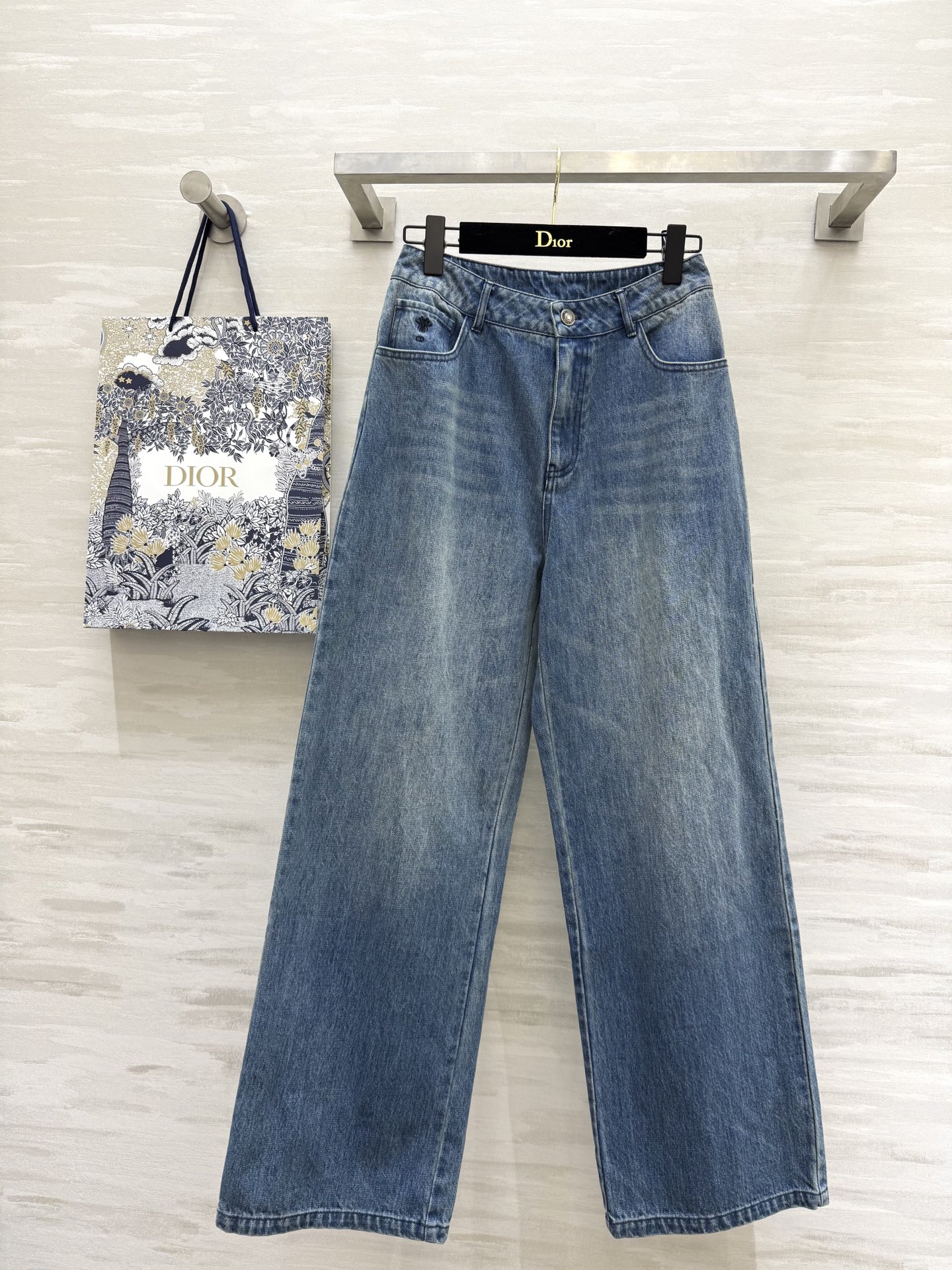 NO:317146,#DIO spring and summer new miss letter printed jeans high quality customization spot first-time size36/38/40 (38 size waist 70, trouser length 104), dior, jeans, alexander wang19860909#DIO春夏新款 miss字母印花牛仔裤 高品质定制 现货首发size36/38/40（38码腰围70,裤长104）,,dior,jeans,alexander wang,Women's clothing